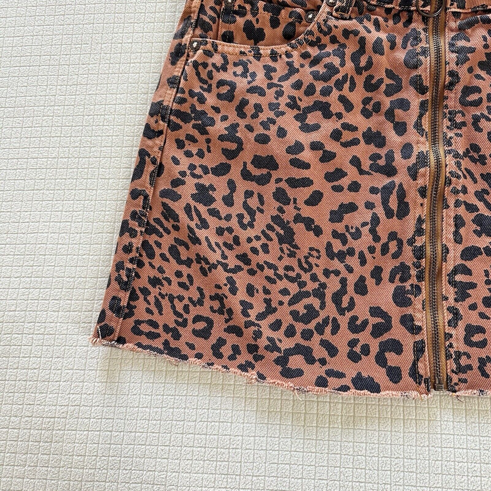 Free People Free People We The Free Leopard Denim Mini Skirt Size 28 Size 28" / US 6 / IT 42 - 8 Thumbnail