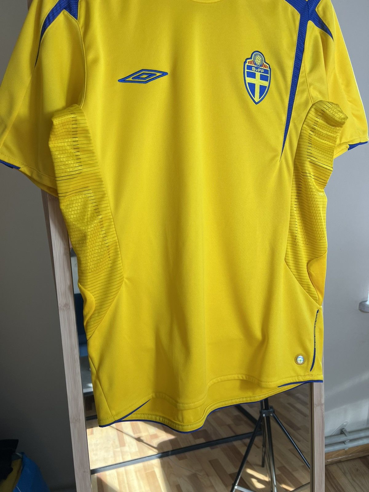Umbro 🇸🇪Sweden National Team Umbro 2005-06 Jersey – Yellow M Y2K Size US M / EU 48-50 / 2 - 3 Thumbnail
