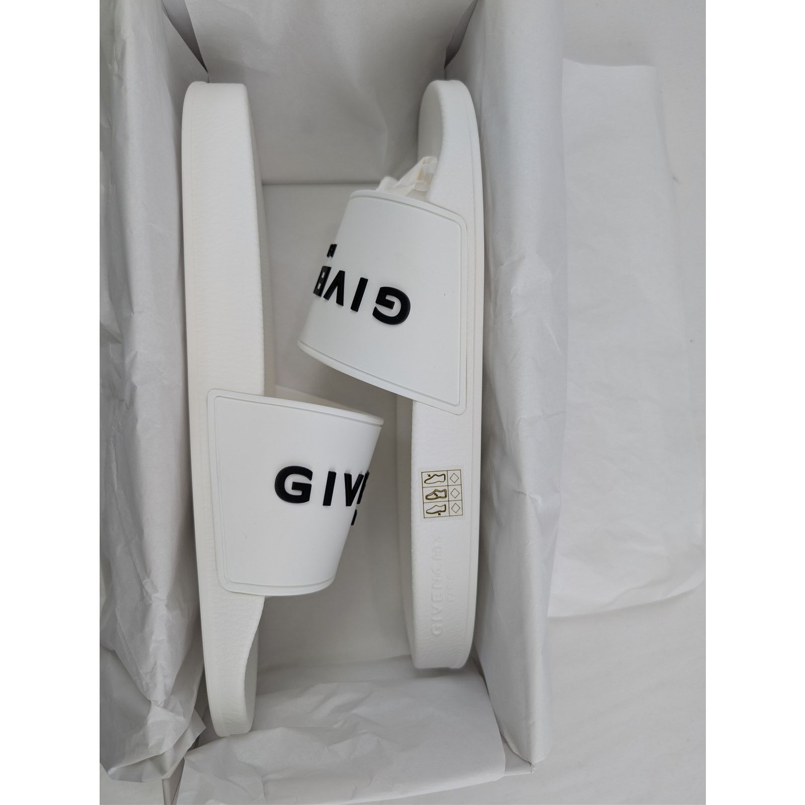 Givenchy o1rshd1 Q:2 / Slides Sandals Slipper in White Size US 13 / EU 46 - 16 Thumbnail