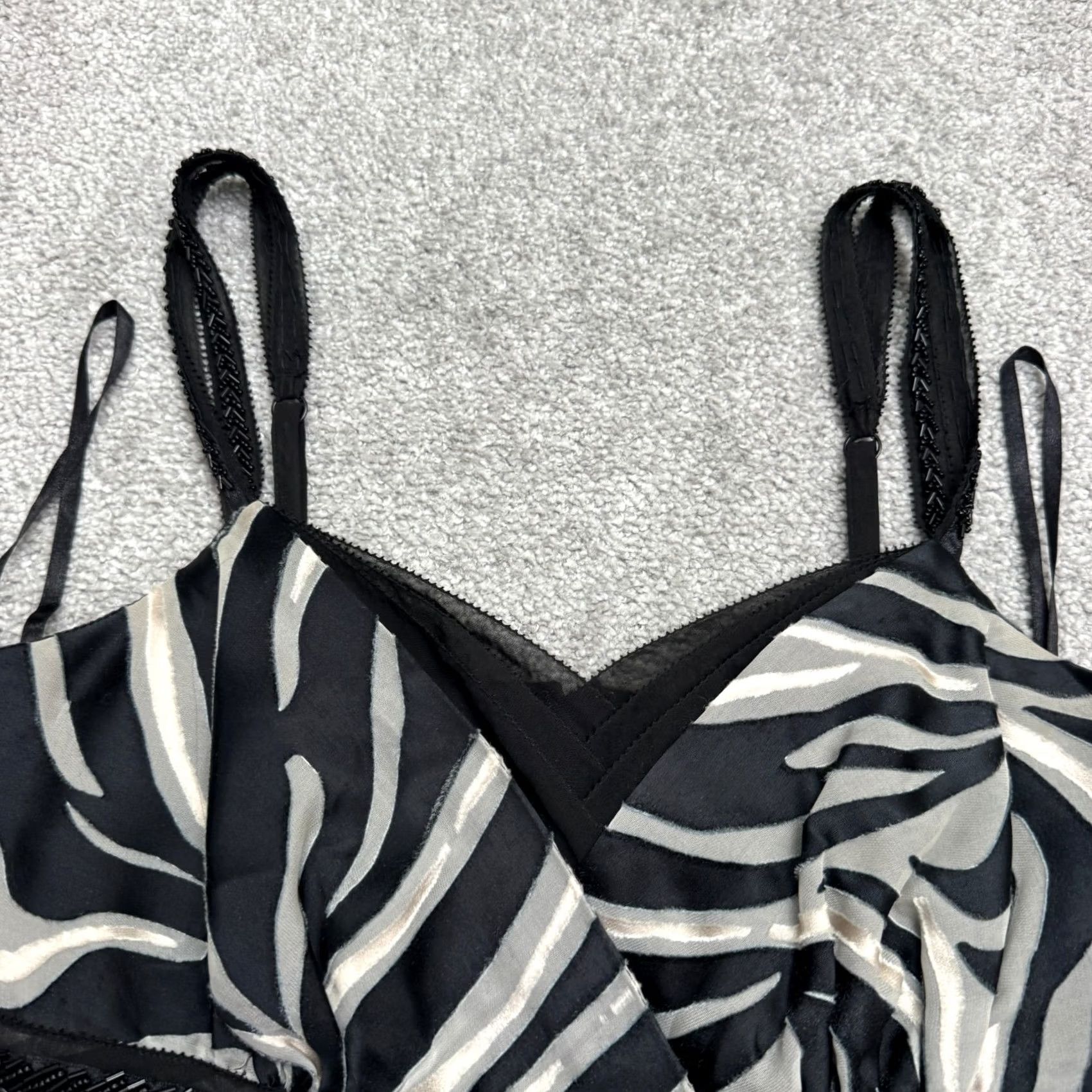White House Black Market White House Black Market Zebra Print Beaded Mini Dress Womens 0 Black White Size XS / US 0-2 / IT 36-38 - 3 Thumbnail