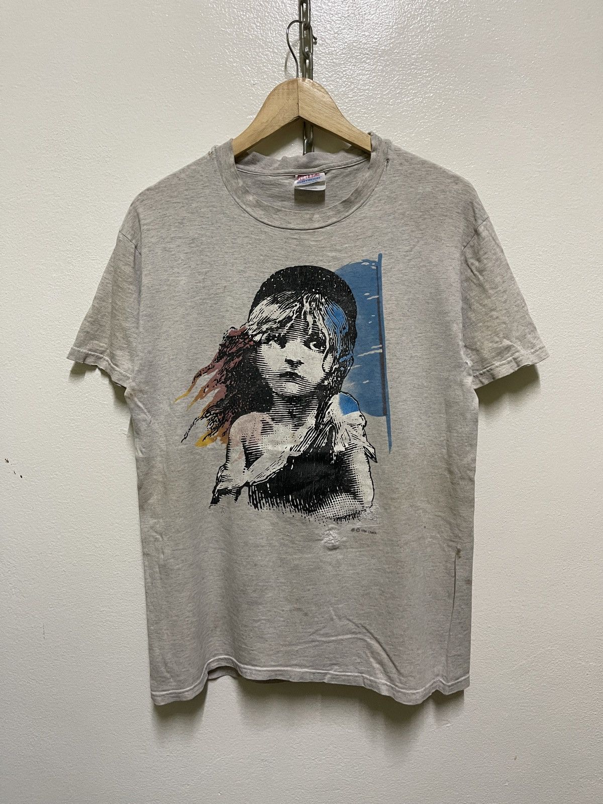 Vintage Les Miserables T Shirt Vintage Distressed Size US M / EU 48-50 / 2 - 1 Thumbnail
