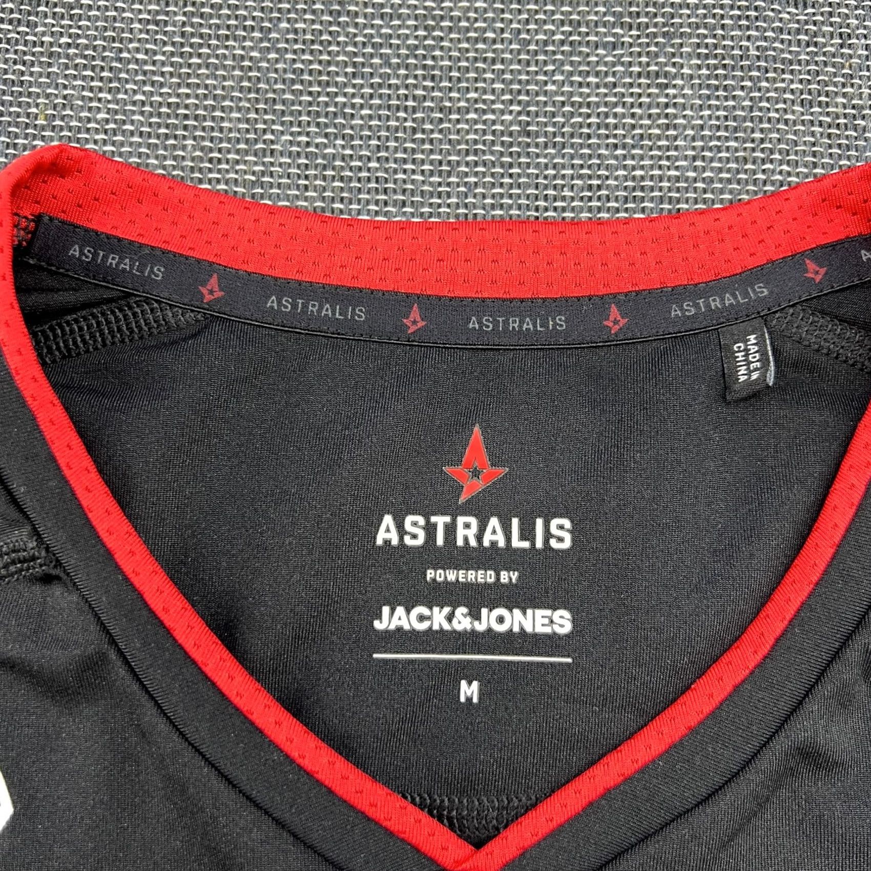 Jack & Jones Astralis Jack Jones Counter Strike 2019 Mens Jersey Medium Shirt E-Sports Twitch Size US M / EU 48-50 / 2 - 5 Thumbnail