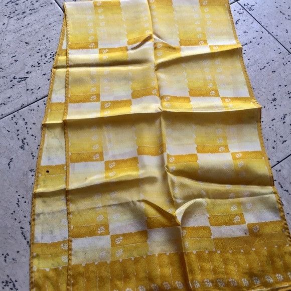 Vintage Vintage Yellow and White Silk Long Scarf Size ONE SIZE - 1 Thumbnail