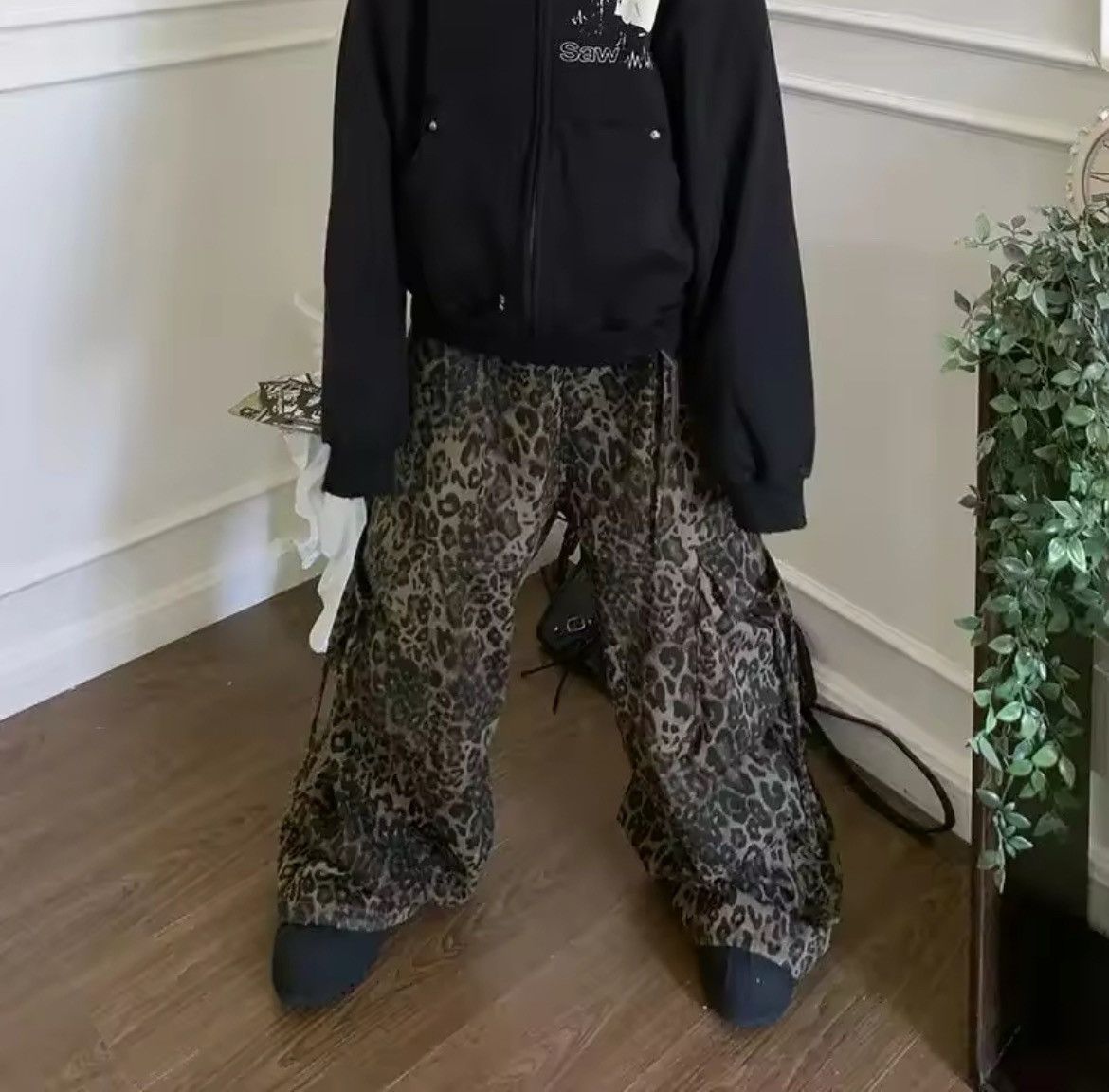 Japanese Brand × Vintage Leopard print paratrooper pleated cargo wide-leg pants Size US 32 / EU 48 - 1 Thumbnail
