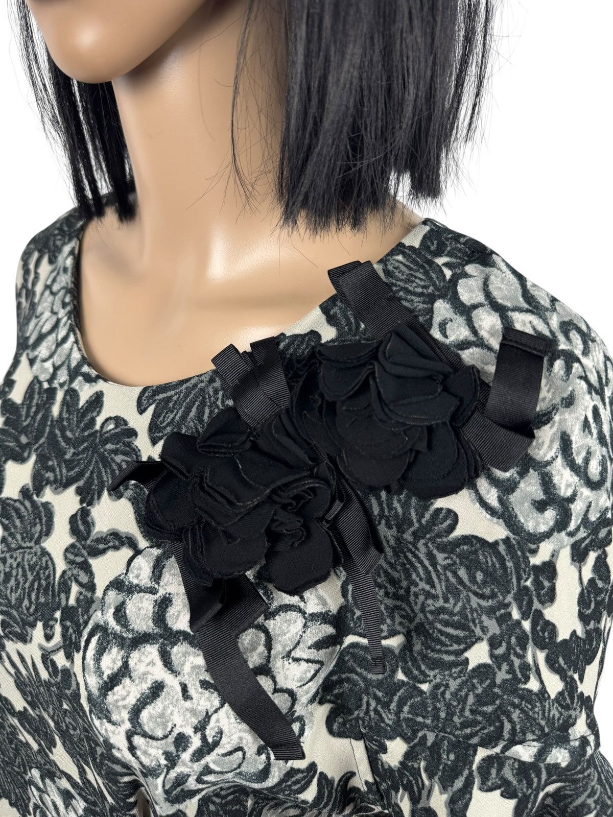 TWINSET Twinset Jacquard Blouse Decorated Embroidered Flower size S Size S / US 4 / IT 40 - 7 Thumbnail