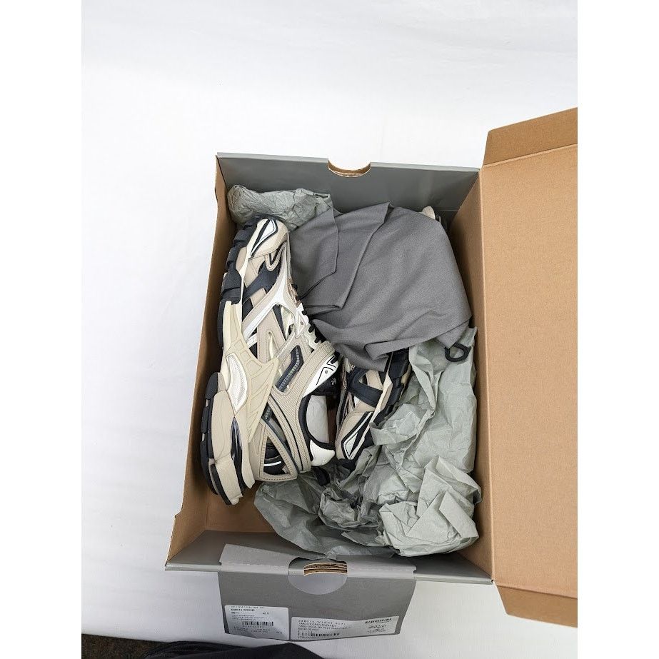 Balenciaga o1rshd1 Rubber Track.2 Open Low-Top Sneakers in Beige/Black Size US 9 / EU 42 - 23 Thumbnail