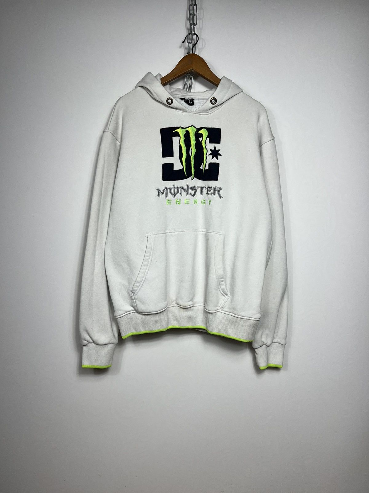 DC Vintage DC Monster Energy Embroidered Logo Distressed Hoodie Size US L / EU 52-54 / 3 - 1 Thumbnail