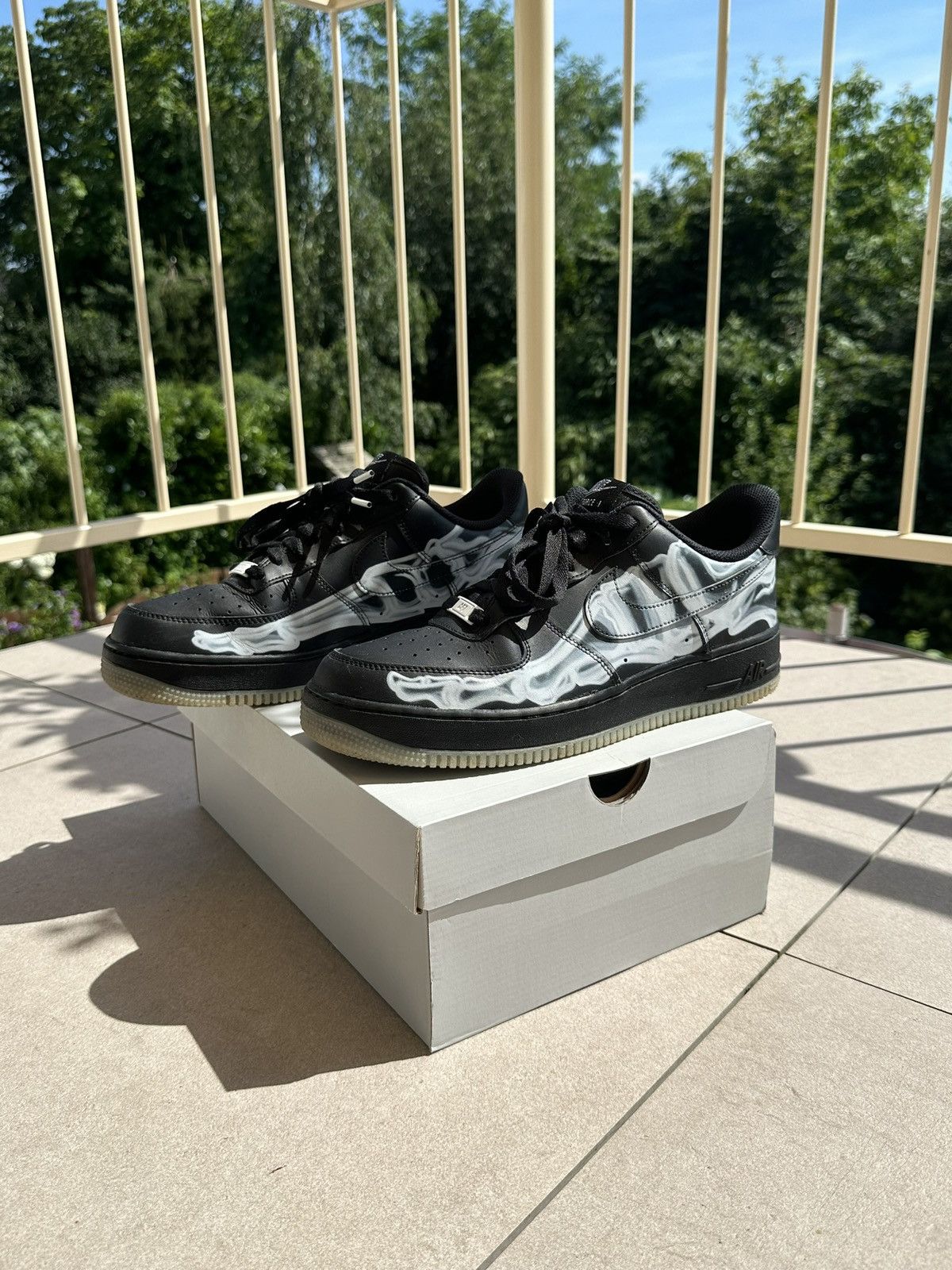 Nike Nike Air Force 1, Skeleton (Halloween 2019) Size US 9 / EU 42 - 2 Thumbnail