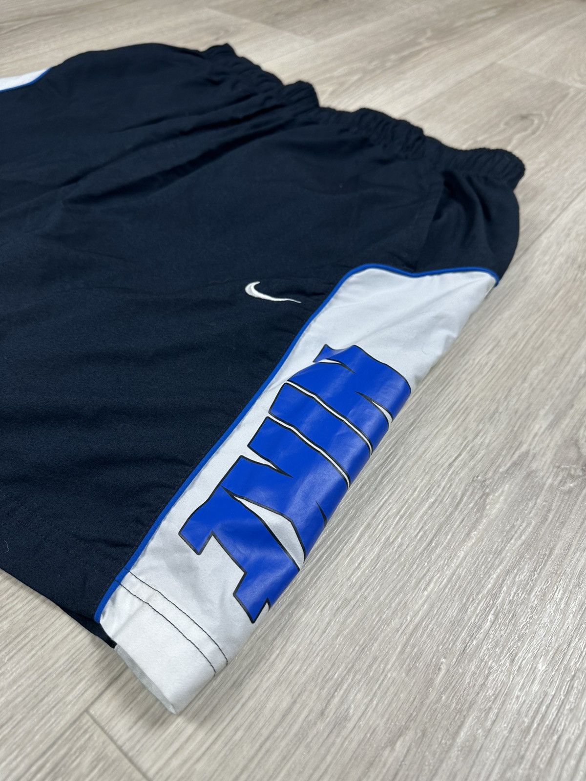 Nike × Vintage Vintage Nike Shorts Spellout Swoosh Side Logo Size L Size US 34 / EU 50 - 3 Thumbnail