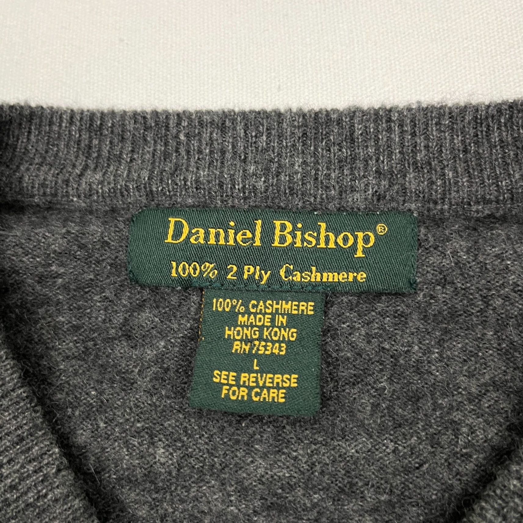 Vintage Daniel Bishop Cashmere Sweater Mens L Gray V-Neck Preppy Quiet Luxury Old Money Size US L / EU 52-54 / 3 - 2 Thumbnail