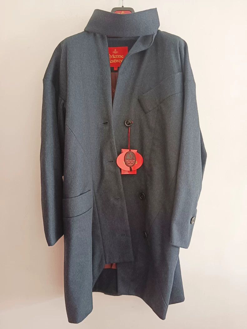 Vivienne Westwood Vivienne Westwood A wool coat for a woman with asymmetrica Size M / US 6-8 / IT 42-44 - 4 Thumbnail