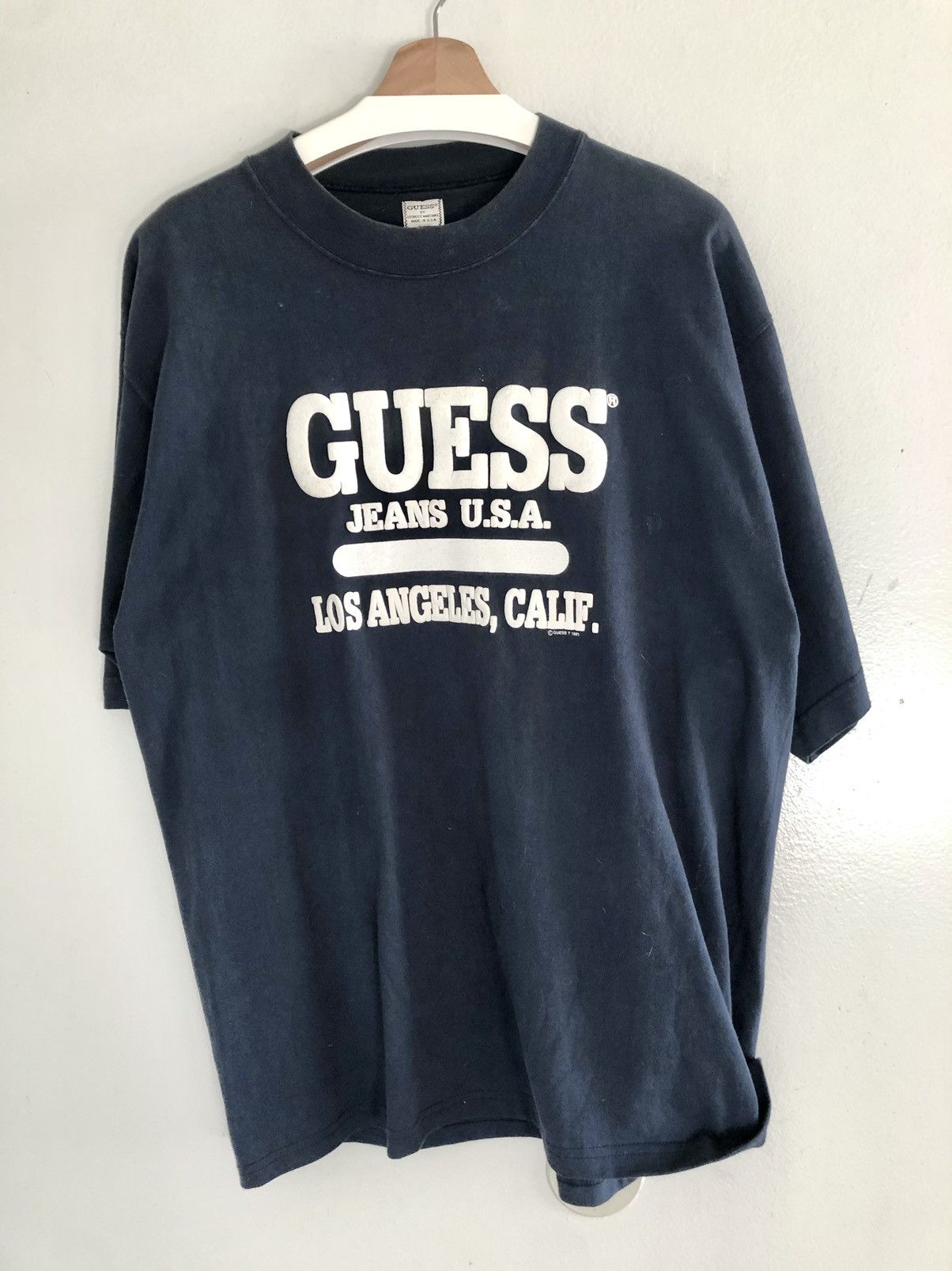 Guess 90's GUESS Puff Print Los Angeles College Tee Shirt Navy Size US XL / EU 56 / 4 - 1 Thumbnail