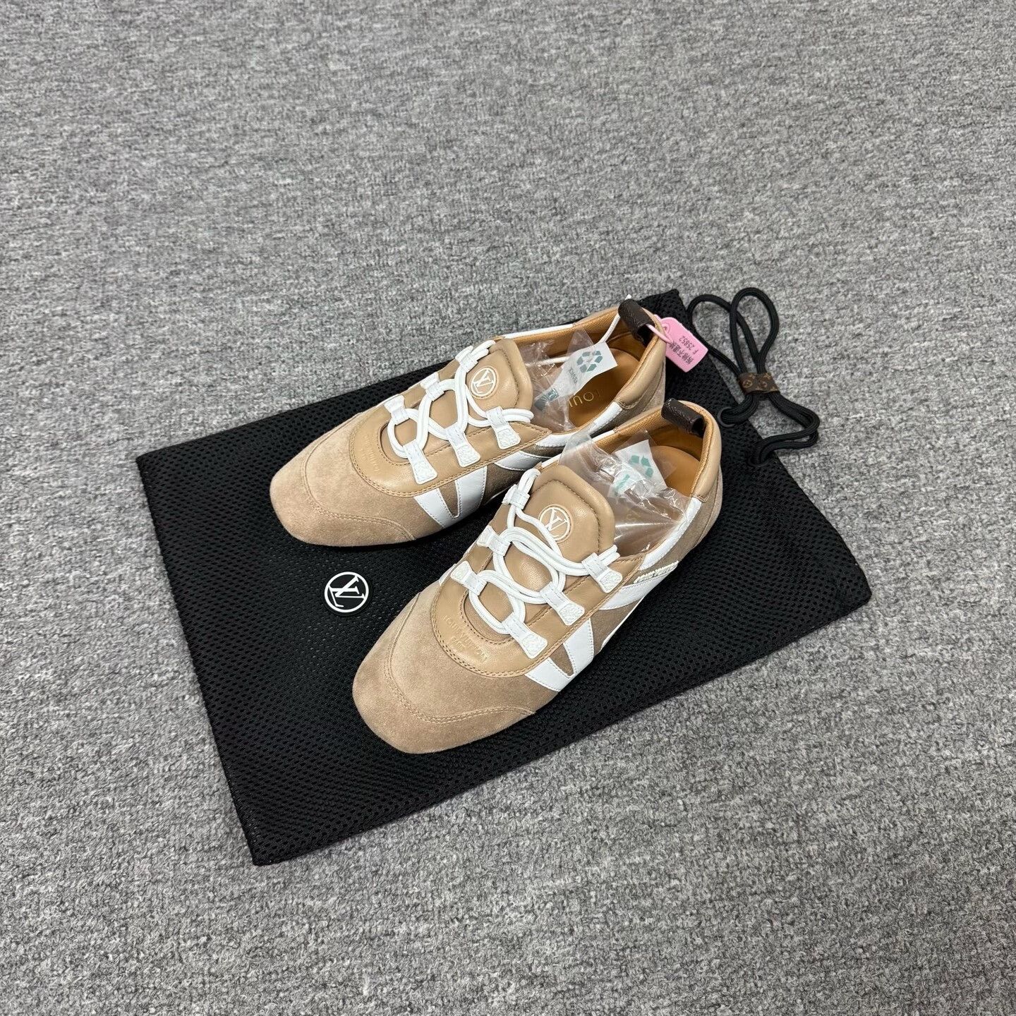 Louis Vuitton Louis Vuitton LV Sneakerina Low-Top Trainer Size US 5.5 / IT 35.5 - 1 Thumbnail