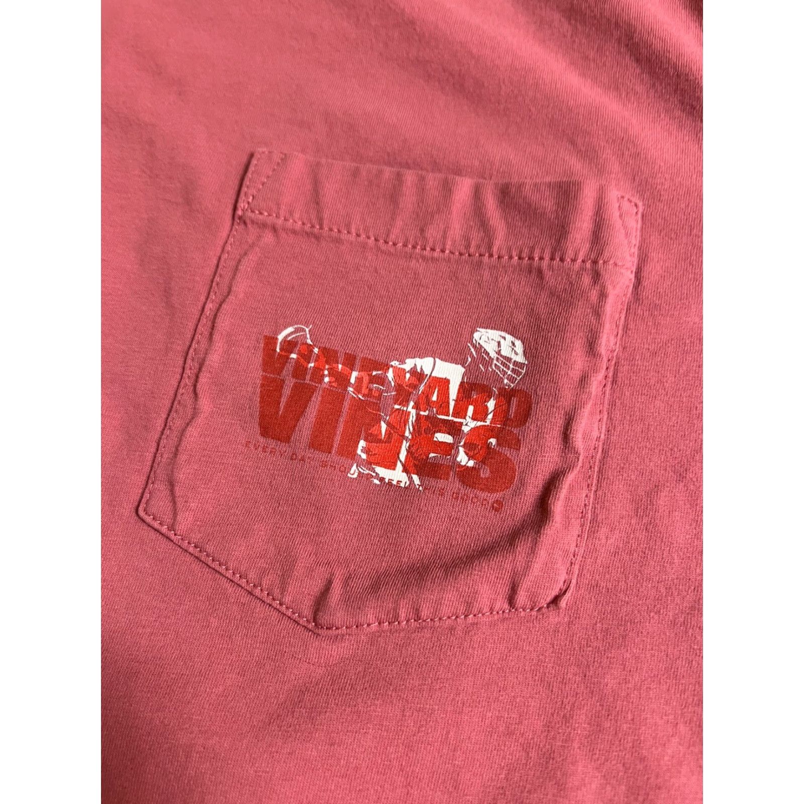 Vineyard Vines Vineyard Vines Men's Long Sleeve T-Shirt Pocket Crew Neck Nantucket Red Small Red Whale Graphic Nantucket Red Size US S / EU 44-46 / 1 - 4 Thumbnail