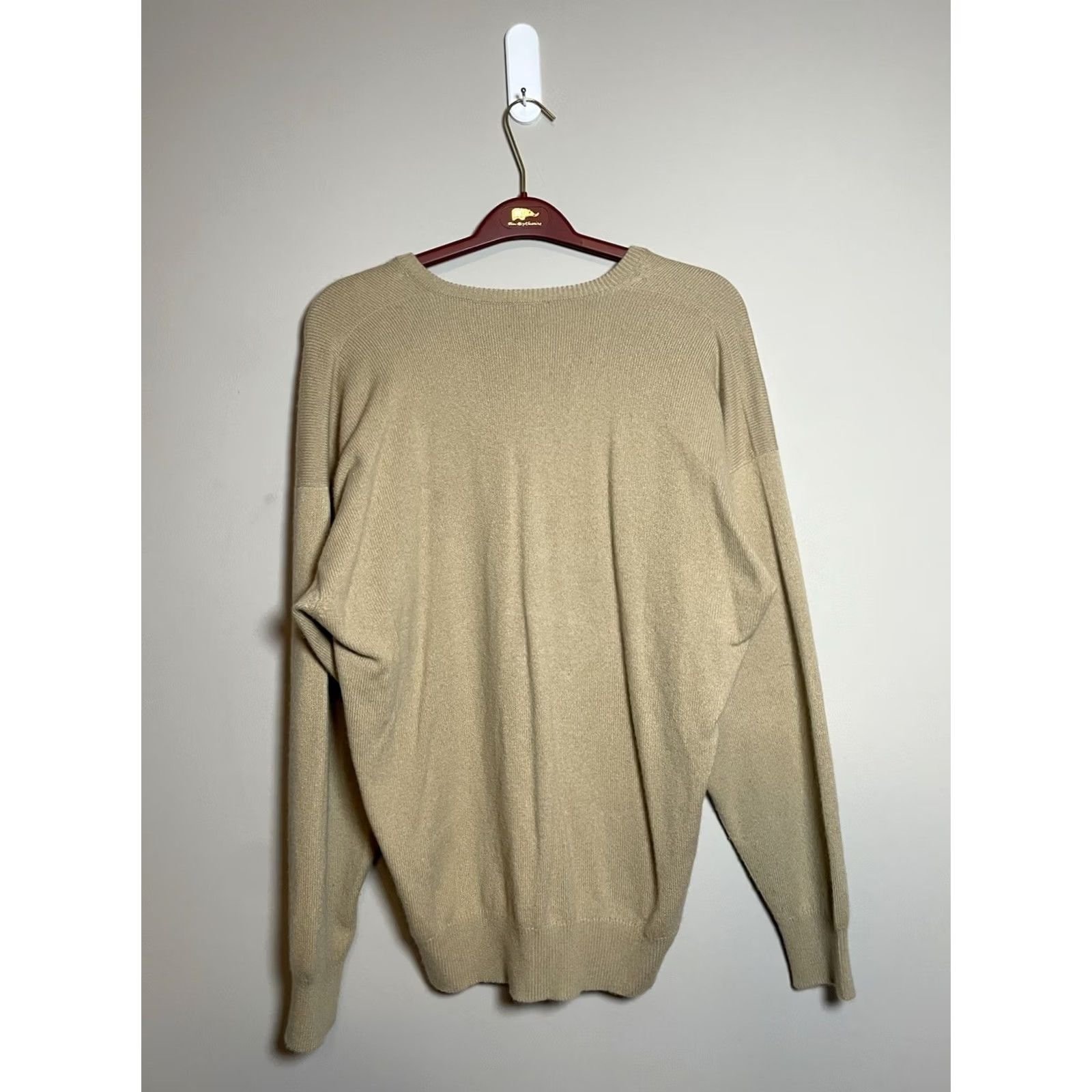 Neiman Marcus Neiman Marcus Cashmere Sweater Men XL Beige Light Pullover V-Neck Size US XL / EU 56 / 4 - 4 Thumbnail