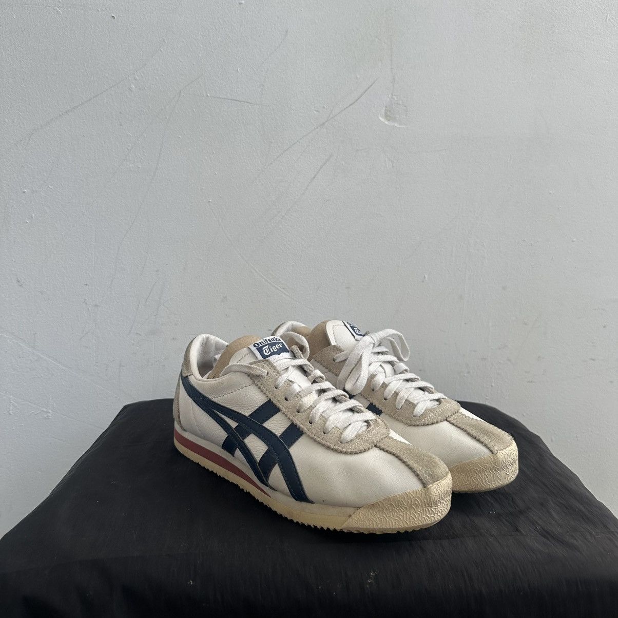 Asics Vintage Asics Tiger Onitsuka White Sneakers Size US 7.5 / IT 37.5 - 2 Thumbnail