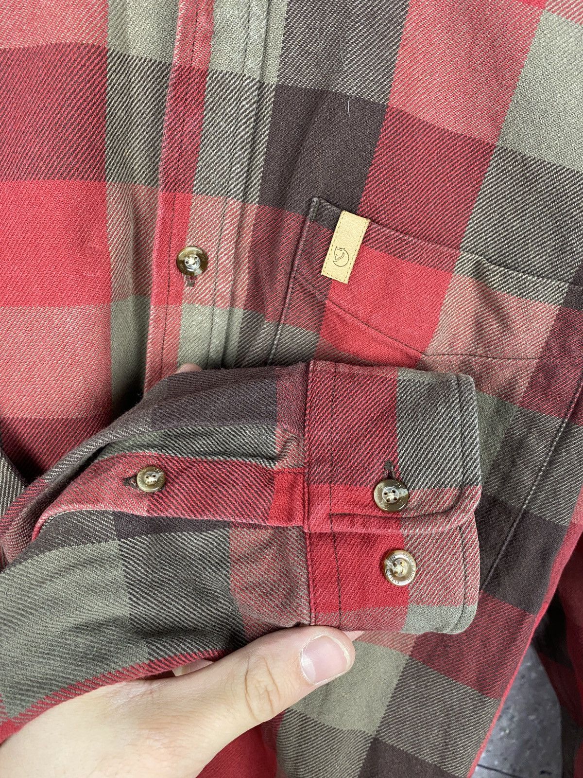 Fjallraven Men’s Fjall Raven Shirt Button Up Streetwear Size XL Size US XL / EU 56 / 4 - 8 Thumbnail