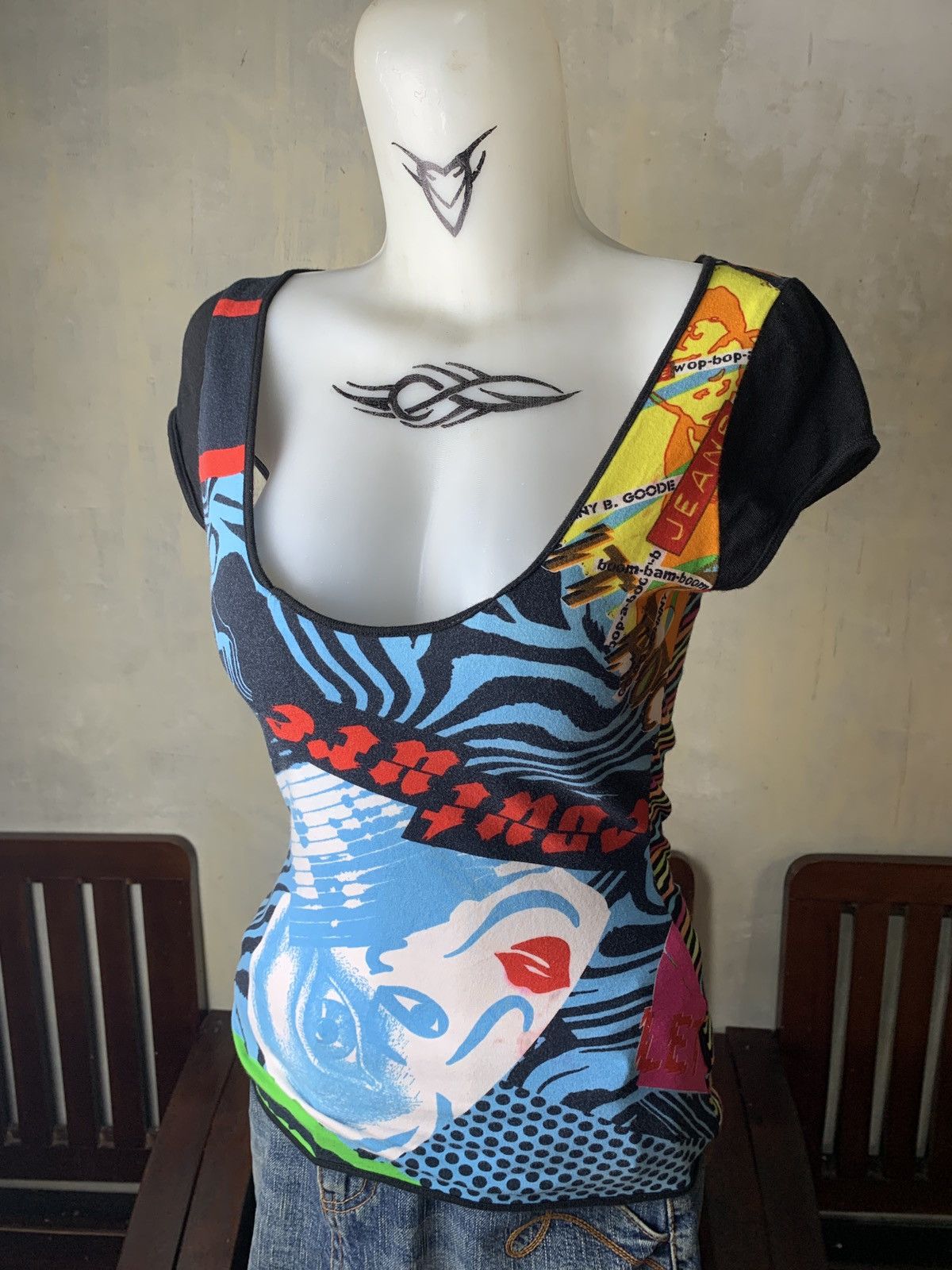 Versace Jeans Couture Versace Jeans Couture Italy Multicolor Graphic Open Back Tee Size S / US 4 / IT 40 - 2 Thumbnail