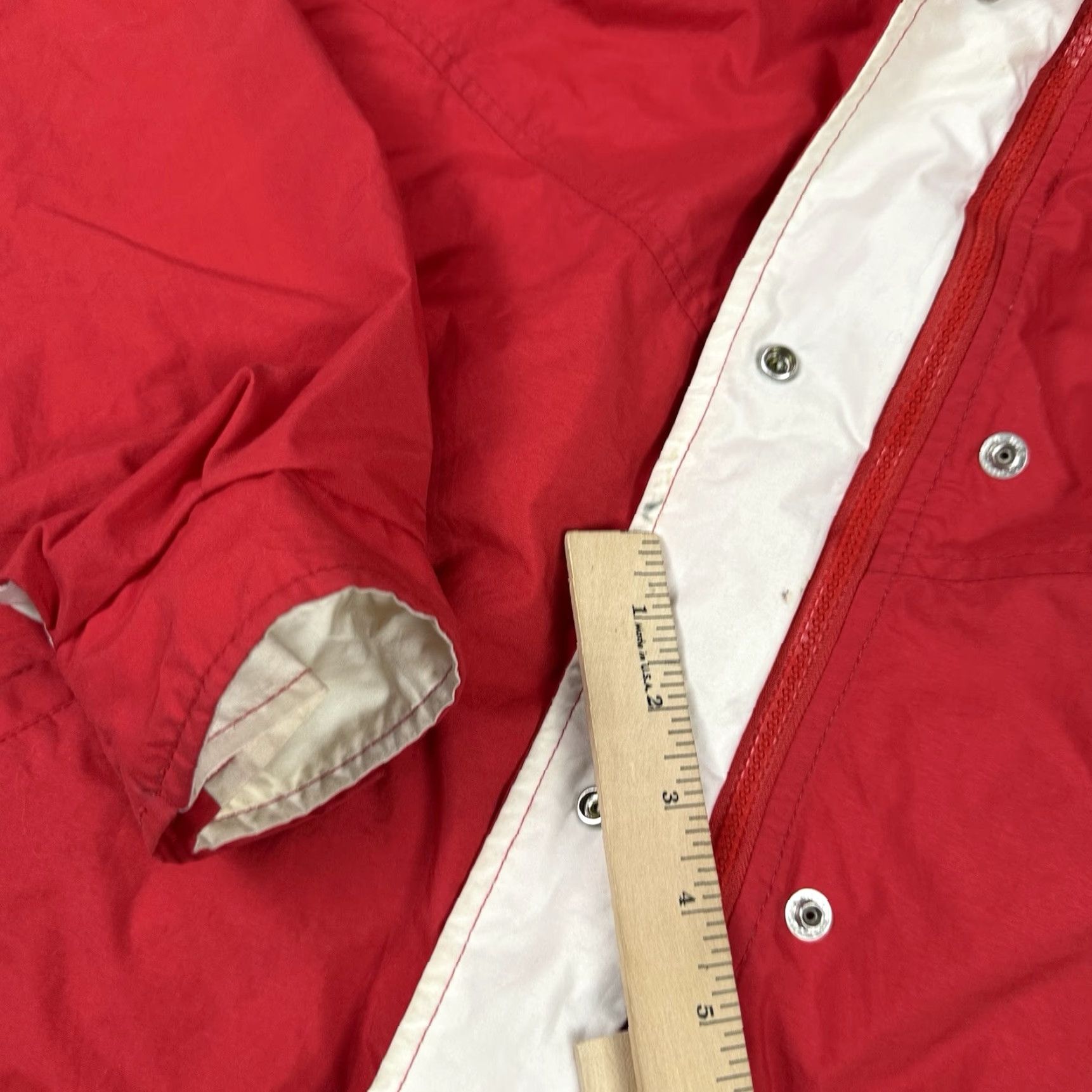 Vintage VINTAGE Woolrich Jacket Womens Large Red Outdoor Lined Thinsulate Casual Coat L Windproof Water-Resistant Pockets Zipper Bomber Style Size L / US 10 / IT 46 - 7 Thumbnail