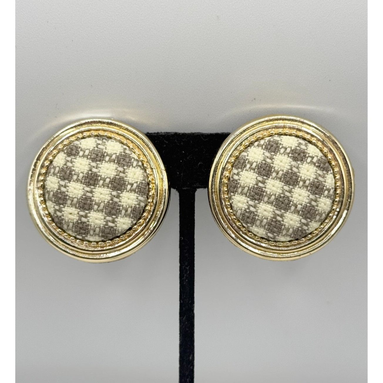 Vintage Vintage Gray & white tweed circle clip on earrings Size ONE SIZE - 1 Thumbnail