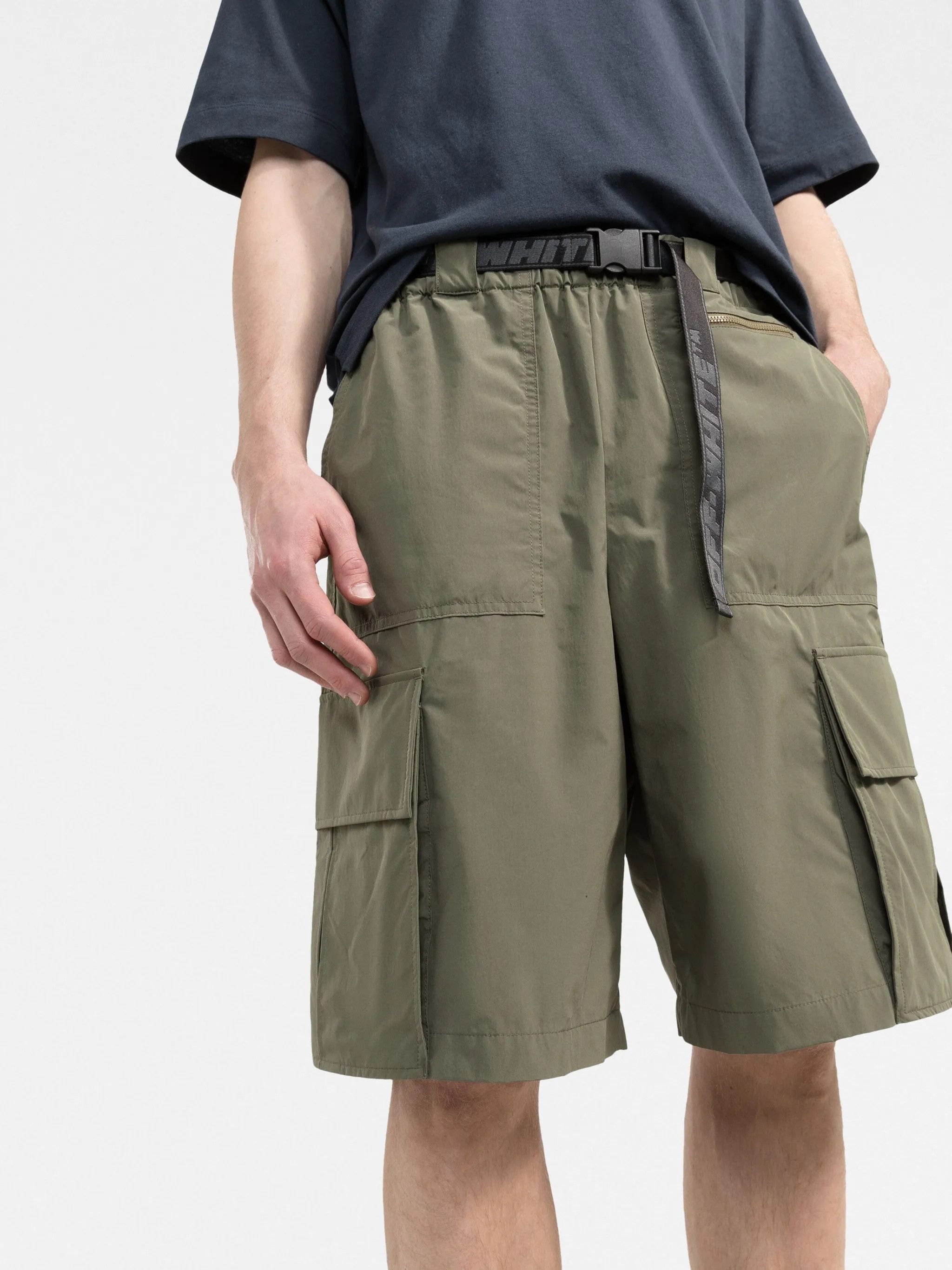 Off-White o1y0325 Short in Military Green Size US 28 / EU 44 - 3 Thumbnail