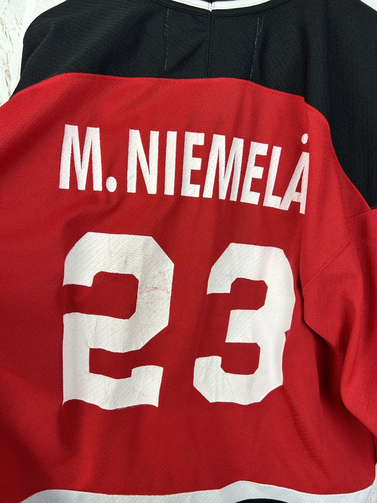NHL Vintage CCM New Jersey Devils Niemela #23 Signed Jersey Size US M / EU 48-50 / 2 - 9 Thumbnail