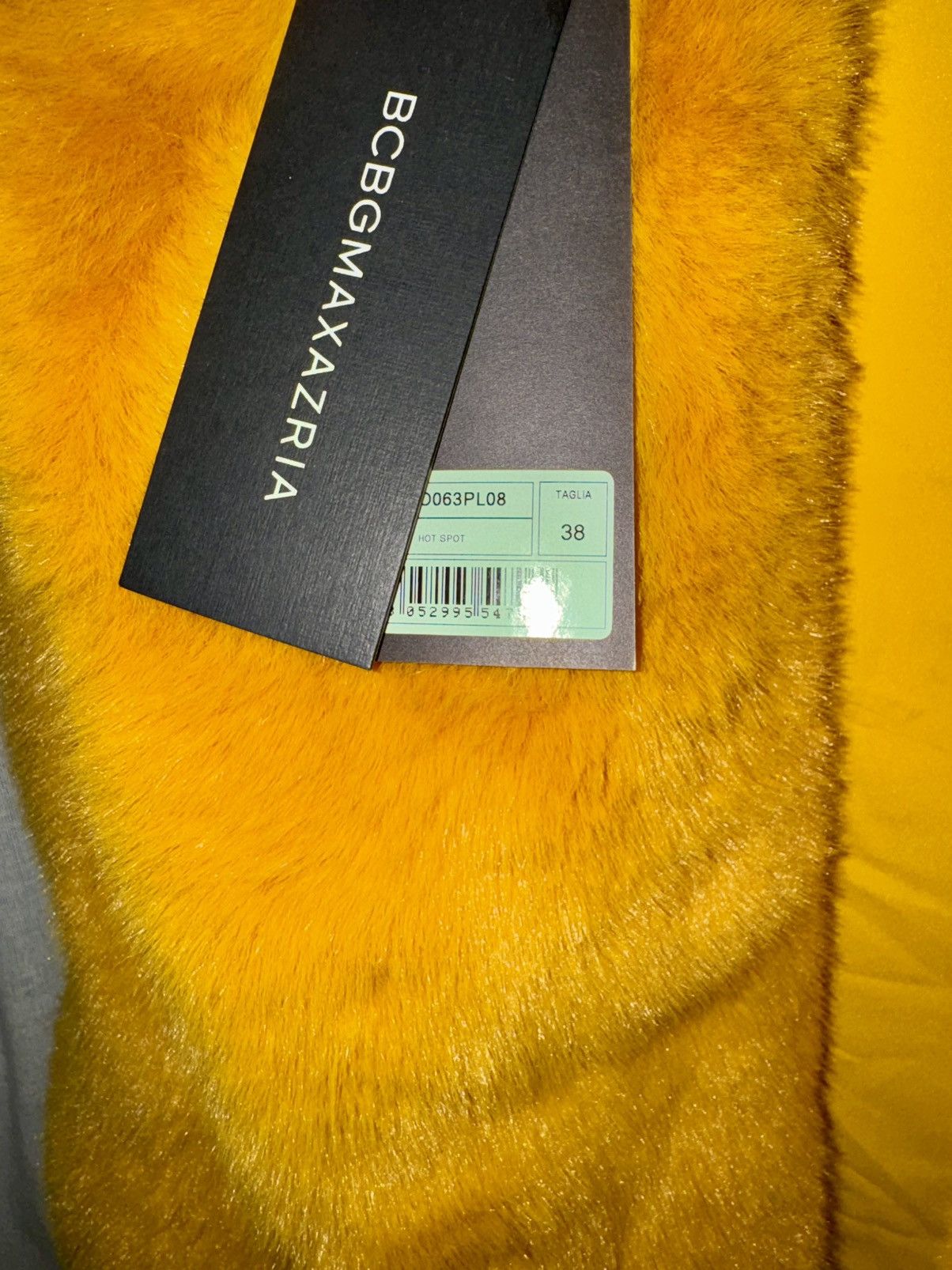 Bcbgmaxazria BCBGMaxAzria Golden Yellow Faux Fur Sleeveless Vest Size S / US 4 / IT 40 - 7 Thumbnail