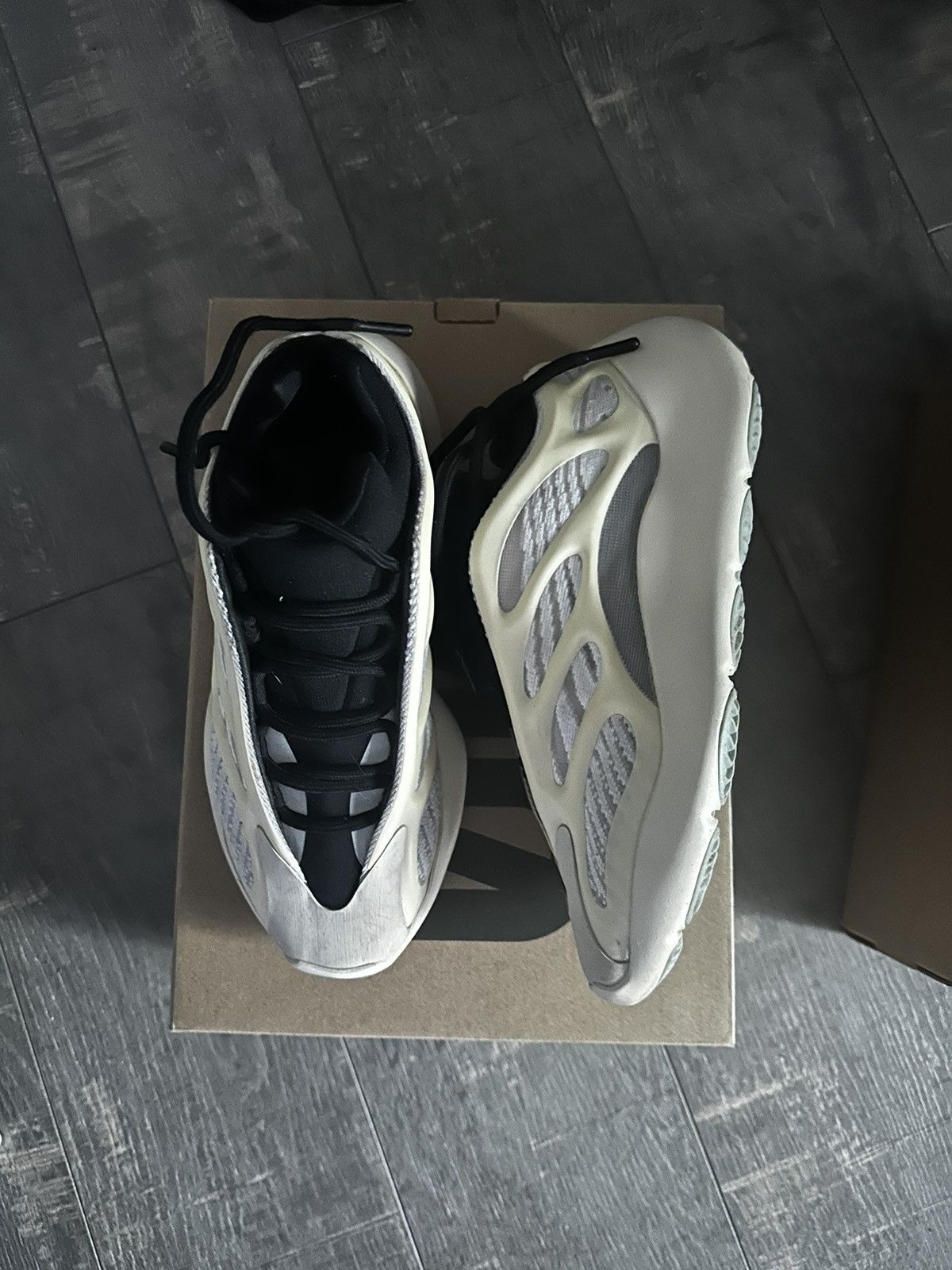 Yeezy 700 v3 azael 2019