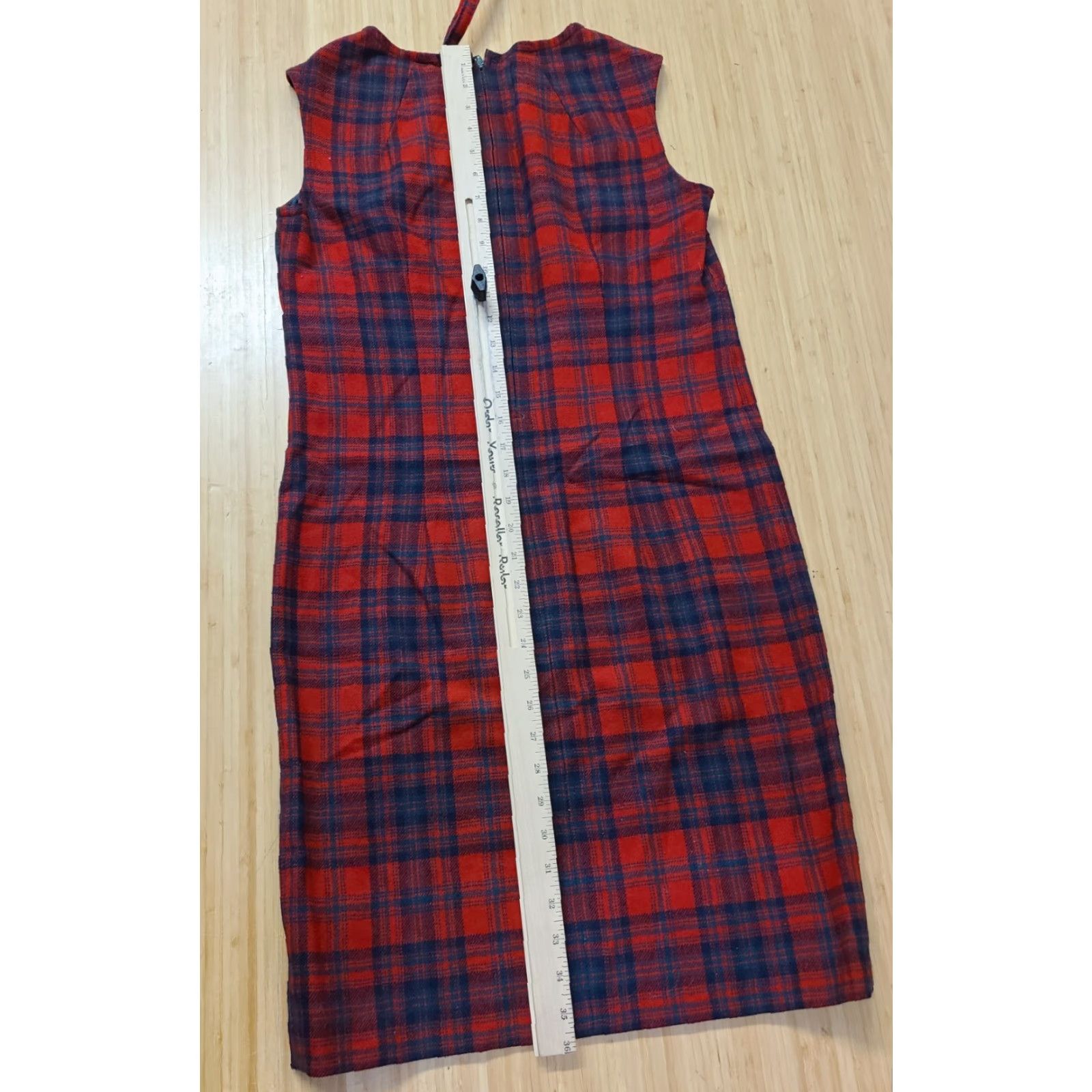 Pendleton VINTAGE Pendleton Jumper Dress Sleeveless Plaid Red Womens 10 Wool Knit Knee Length Square Neck 70s Holiday Casual Party/Cocktail Women Size L / US 10 / IT 46 - 5 Thumbnail