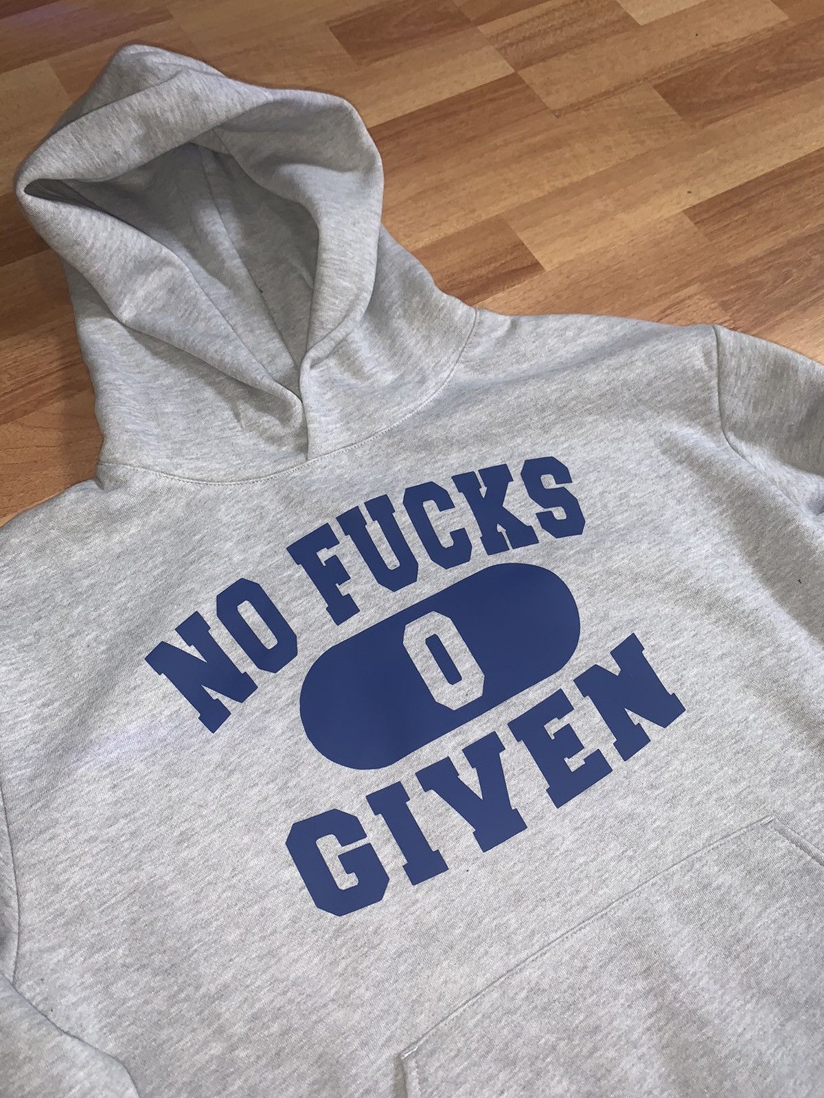 Vintage Grey “No Fucks Given” Hoodie Size US XL / EU 56 / 4 - 2 Thumbnail