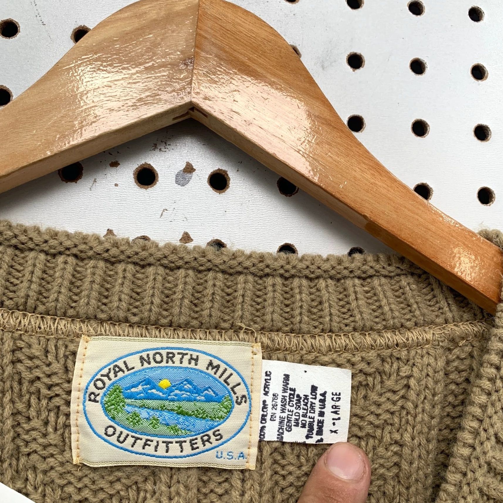 Vintage VINTAGE Royal North Mills Sweater Mens XL Brown Knitted Orlon Acrylic Made USA Sweater Pullover Mens XL Brown USA Knit Autumn Winter Casual Mens Size US XL / EU 56 / 4 - 3 Thumbnail