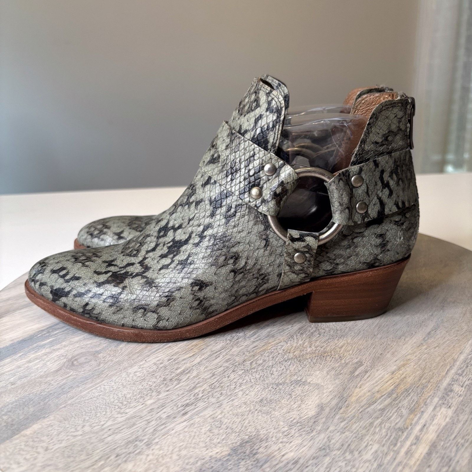 Frye Frye Ray Green Snake Print Leather Ankle Boots Size 7.5 Size US 7.5 / IT 37.5 - 2 Thumbnail