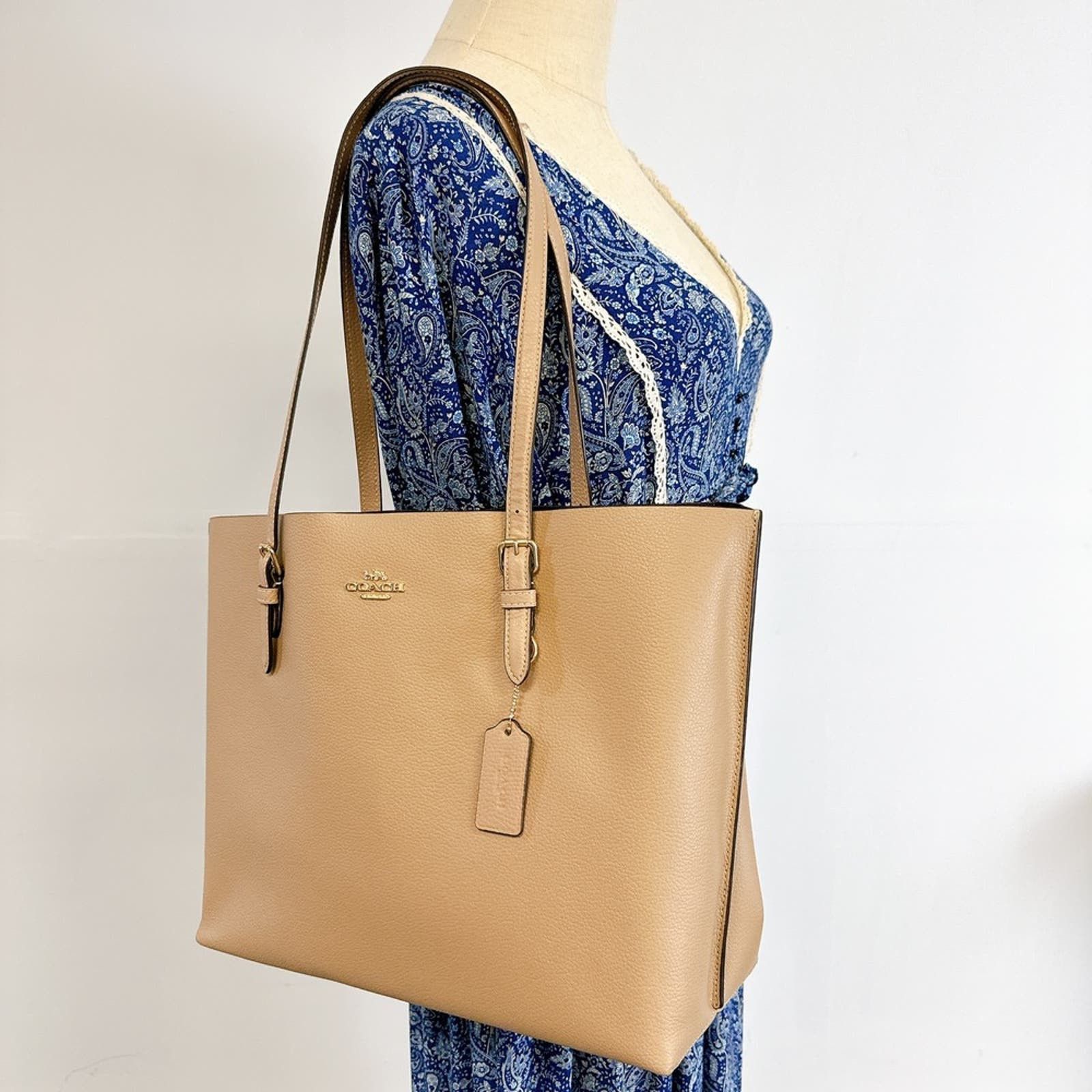 image of Coach 1671 Mollie Tote In Gold/taupe Oxblood in Cream, Women's