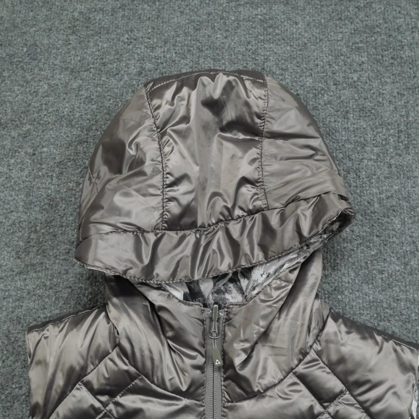 Vintage Gerry Vest Womens Medium Grey Down Puffer Reversible Hooded Outdoors Jacket Coat Size M / US 6-8 / IT 42-44 - 3 Thumbnail