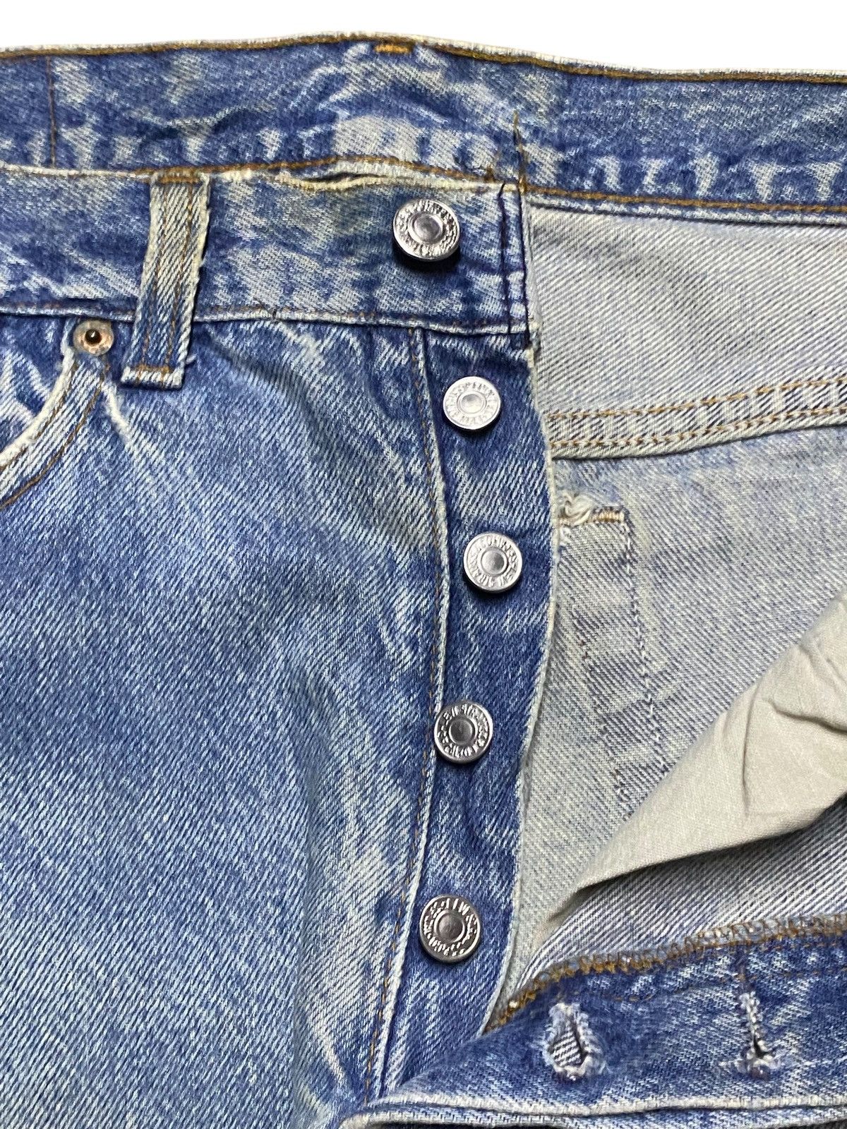 Levi's Levi’s 501 Distressed Light Wash Straight USA Vintage Size US 32 / EU 48 - 9 Thumbnail