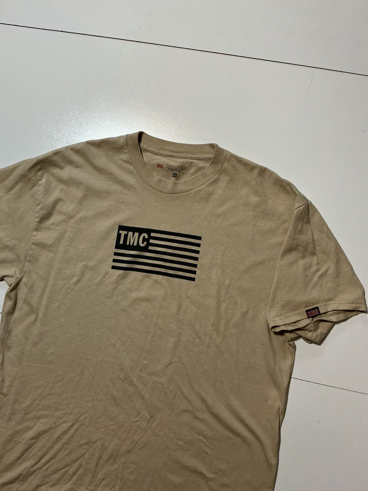 Other TMC The Marathon Clothing Nipsey Hussle Flag Graphic T-Shirt Size US XL / EU 56 / 4 - 4 Thumbnail