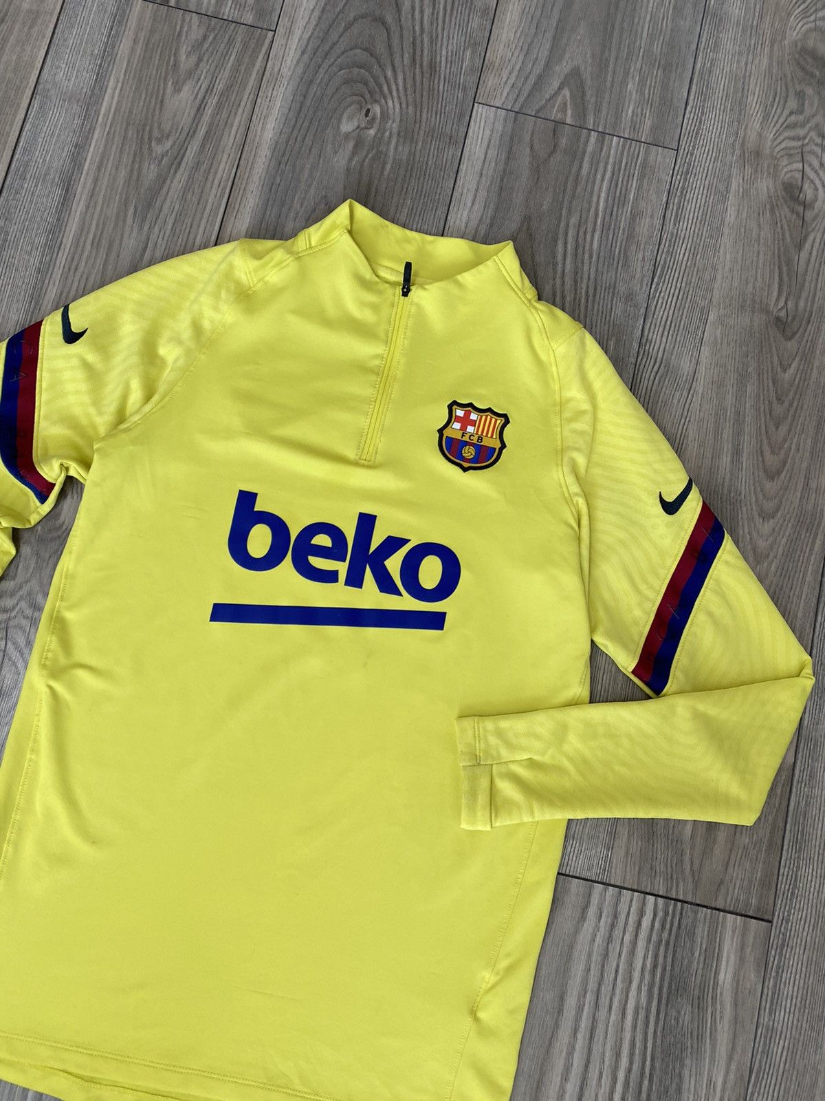 Nike Nike F.C. Barcelona Yellow Training Jersey Long Sleeve Size US S / EU 44-46 / 1 - 3 Thumbnail