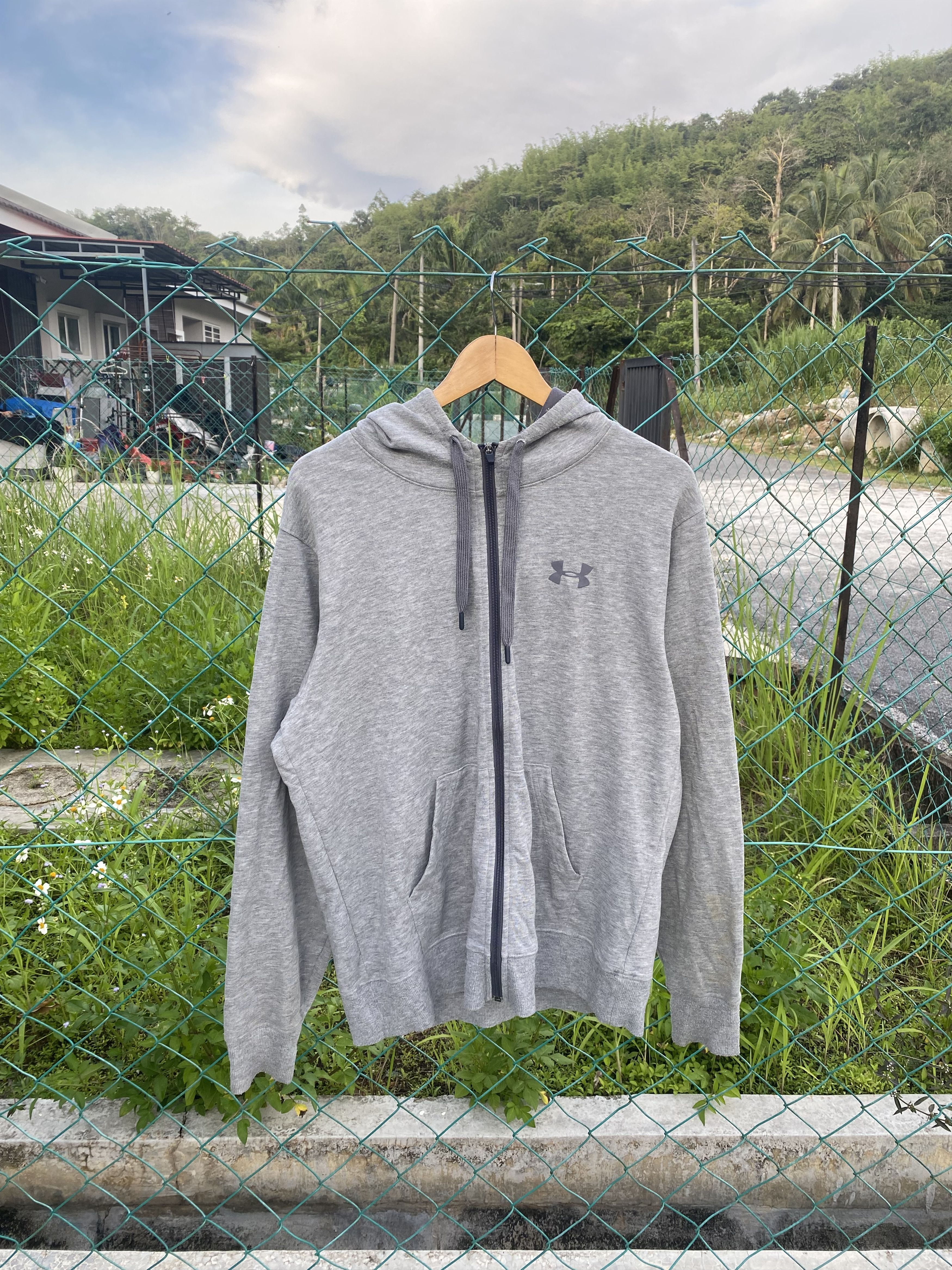 Under Armour ⚡️Steals⚡️Under Armour big logo zip up hoodies Size US XL / EU 56 / 4 - 2 Thumbnail