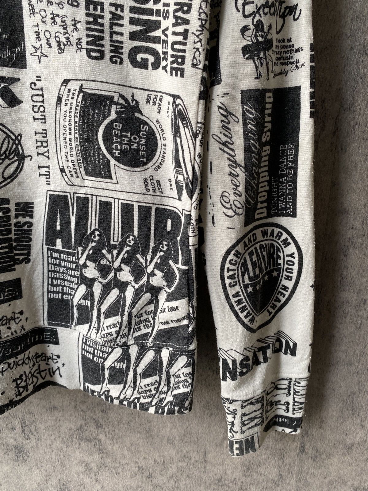 Hysteric Glamour Japanese Brand Fullprint Design Hoodie Size US S / EU 44-46 / 1 - 14 Thumbnail