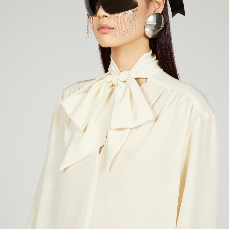 Gucci o1la5ras0526 Crêpe Satin Shirt With Neck Tie in Ivory Size XL / US 12-14 / IT 48-50 - 3 Thumbnail