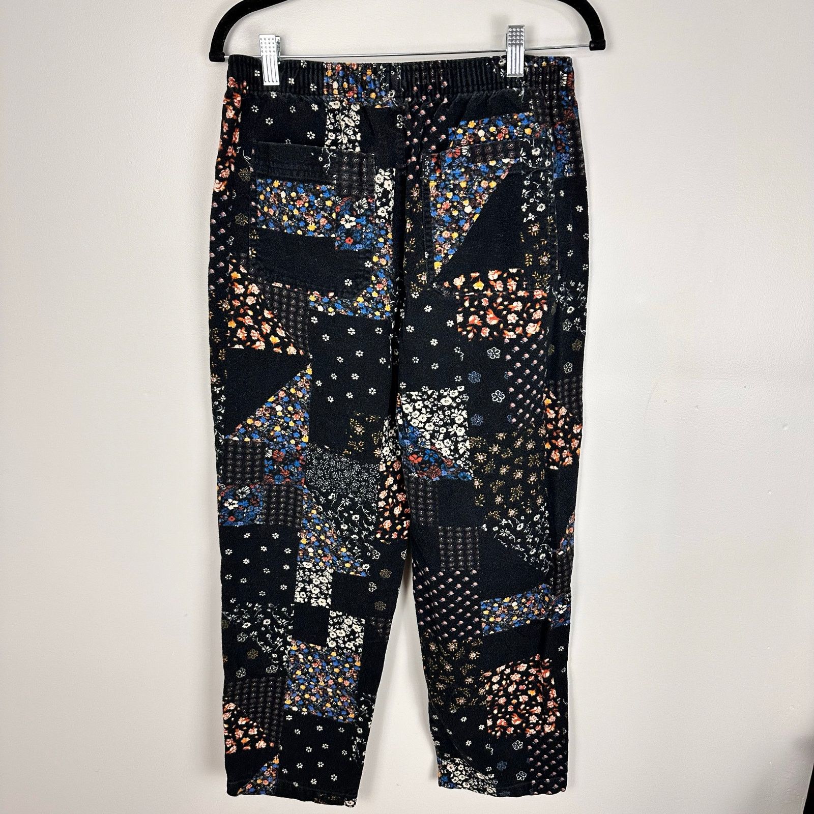 Urban Outfitters UO Mens Patchwork Floral Pattern Beach Casual Pant Sz Small Size US 26 / EU 42 - 8 Thumbnail