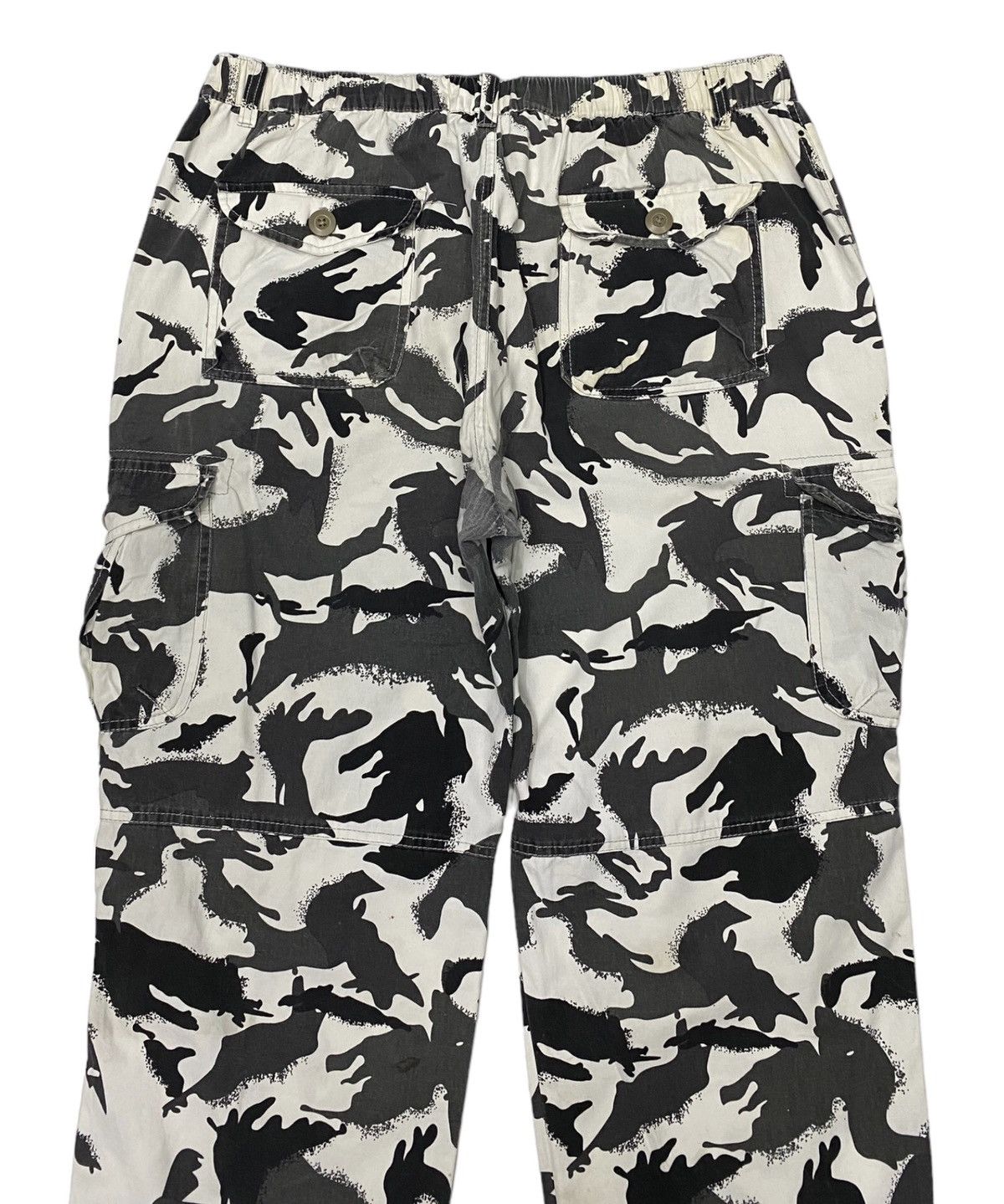 Japanese Brand JAPANESE BRAND WHITE CAMO MULTI POCKET CARGO PANTS Size US 33 - 6 Thumbnail