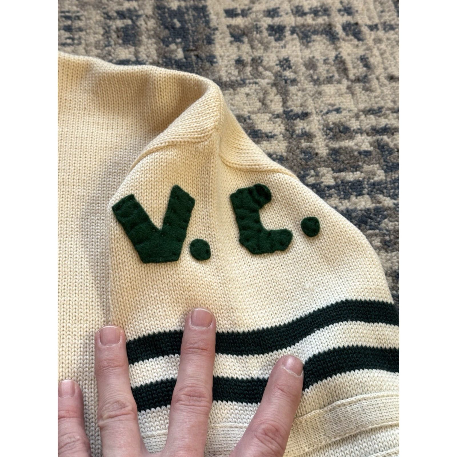 Vintage VINTAGE Reynolds & Brown Grand Rapids CC Varsity Sweater XL 100% Wool Ivory Letterman 1970s Men’s Size US XL / EU 56 / 4 - 5 Thumbnail