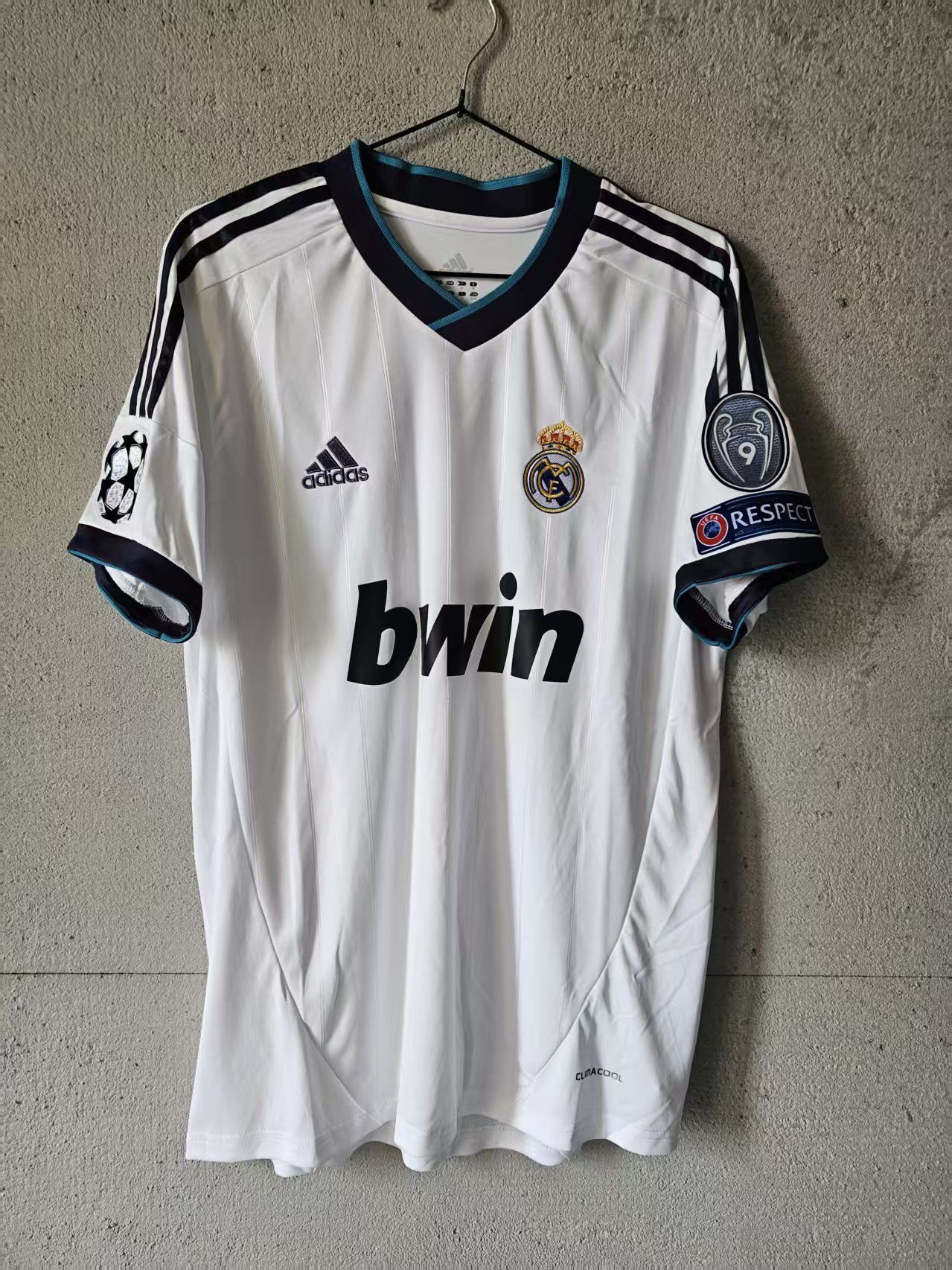Other 2012 2013 Real Madrid #10 Mesut Özil Jersey Home Size US XL / EU 56 / 4 - 2 Thumbnail