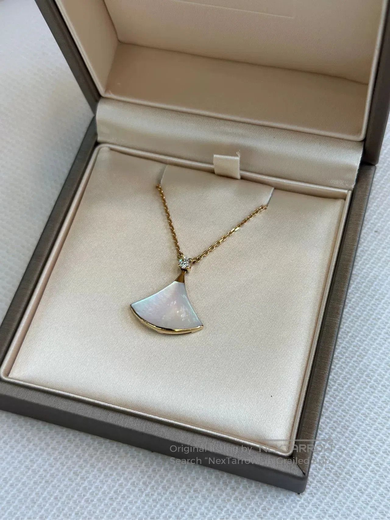 Bvlgari Bulgari Diva Large White MOP Fan Necklace 18K Rose Gold. Size ONE SIZE - 1 Thumbnail