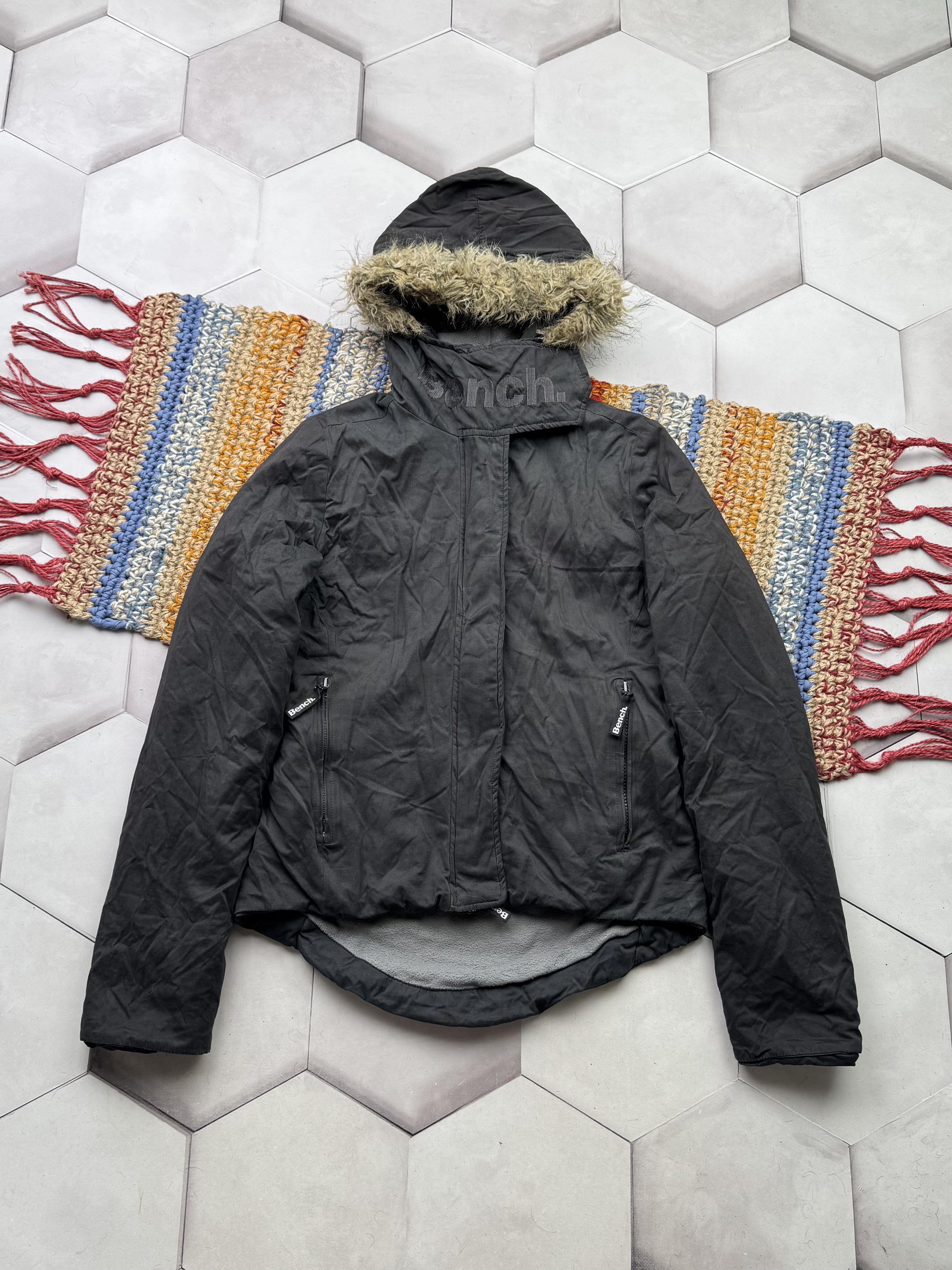 Japanese Brand Vintage Cropped Jacket With Faux Fur Hood (E4) Size S / US 4 / IT 40 - 1 Thumbnail