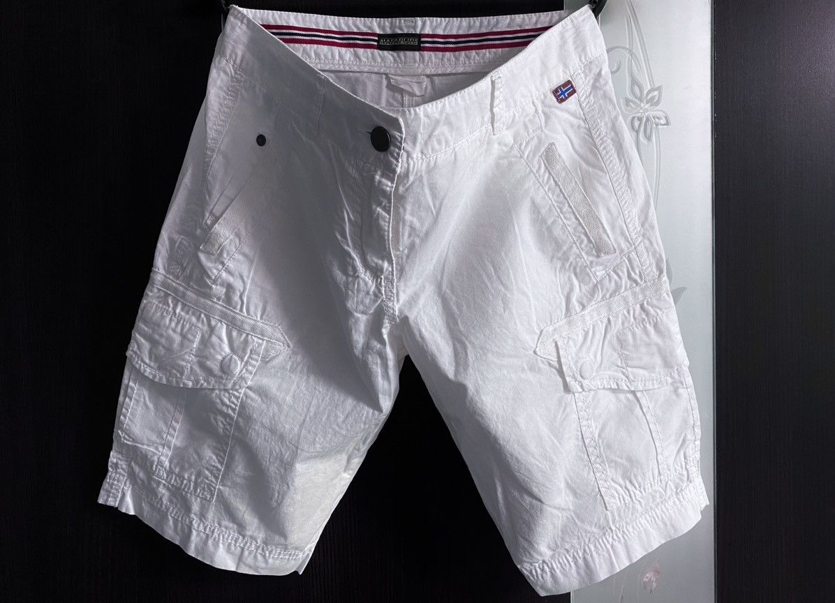 Napapijri Women’s Napapijri White Multipocket Cargo Shorts Logo Size 28" / US 6 / IT 42 - 2 Thumbnail