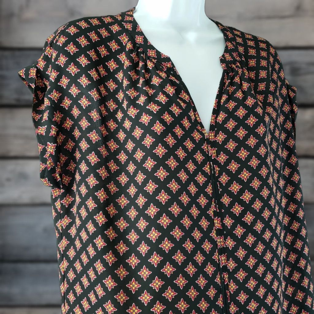 Vintage Pleione Blouse Womens Sz S Black Floral V-Neck Short Sleeve - Casual Shirt Womens, Polyester, 100% Polyester Size S / US 4 / IT 40 - 1 Thumbnail