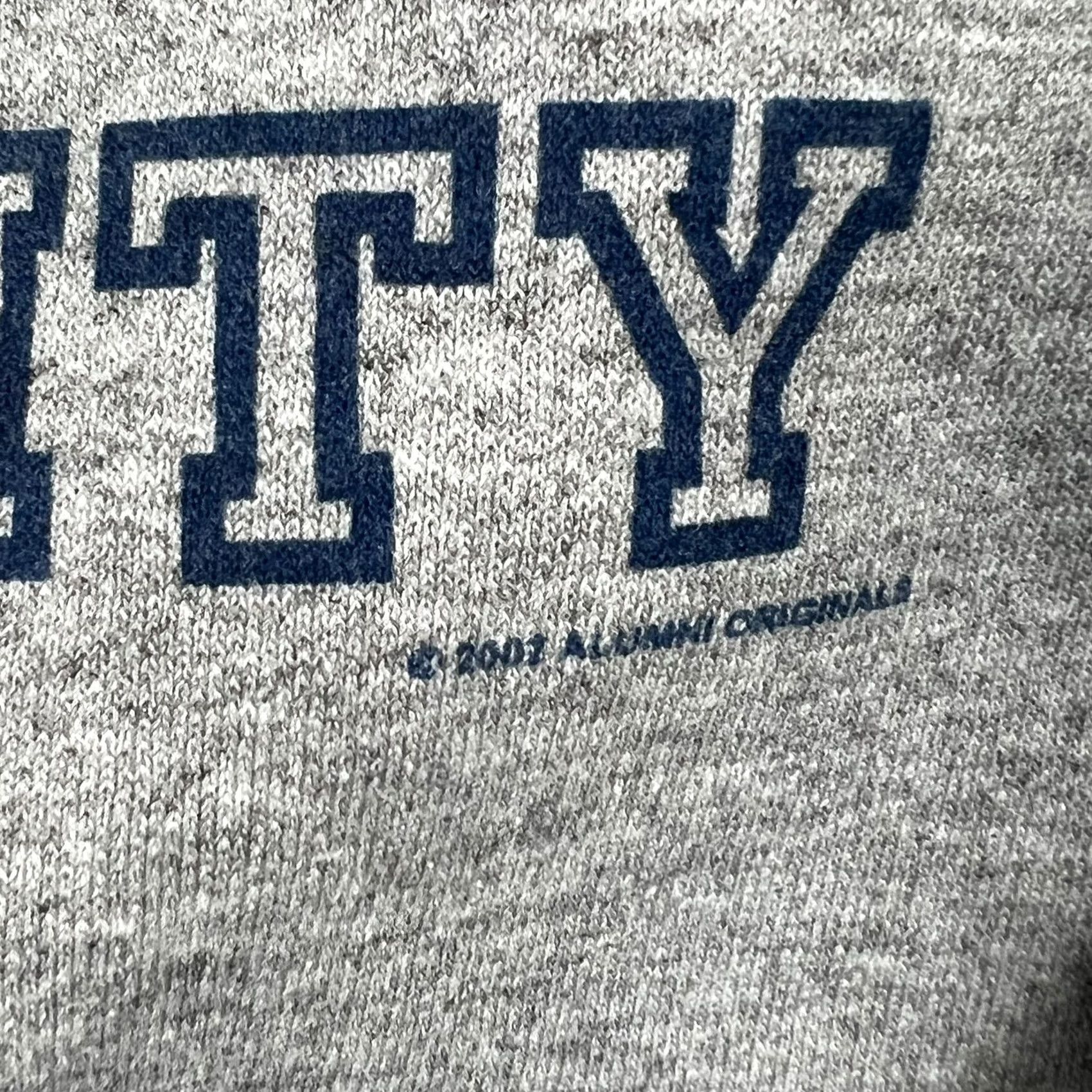 Vintage VINTAGE Mackay University Sweatshirt Sweatshirt XL Men Gray University Y2k Pullover Stain Size US XL / EU 56 / 4 - 3 Thumbnail