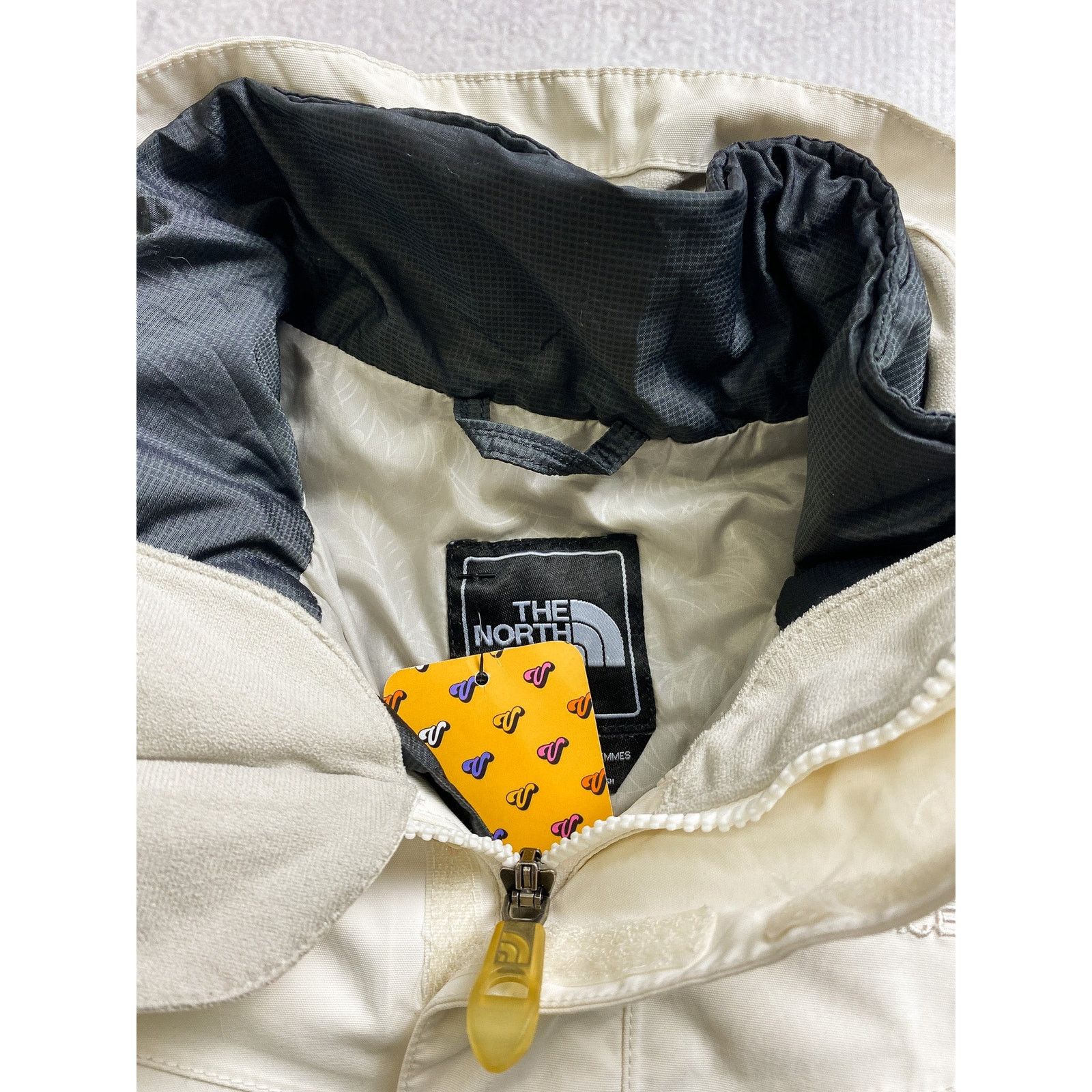 The North Face Vintage 00s The North Face Hyvent White Jacket - Women's XS Size XS / US 0-2 / IT 36-38 - 3 Thumbnail